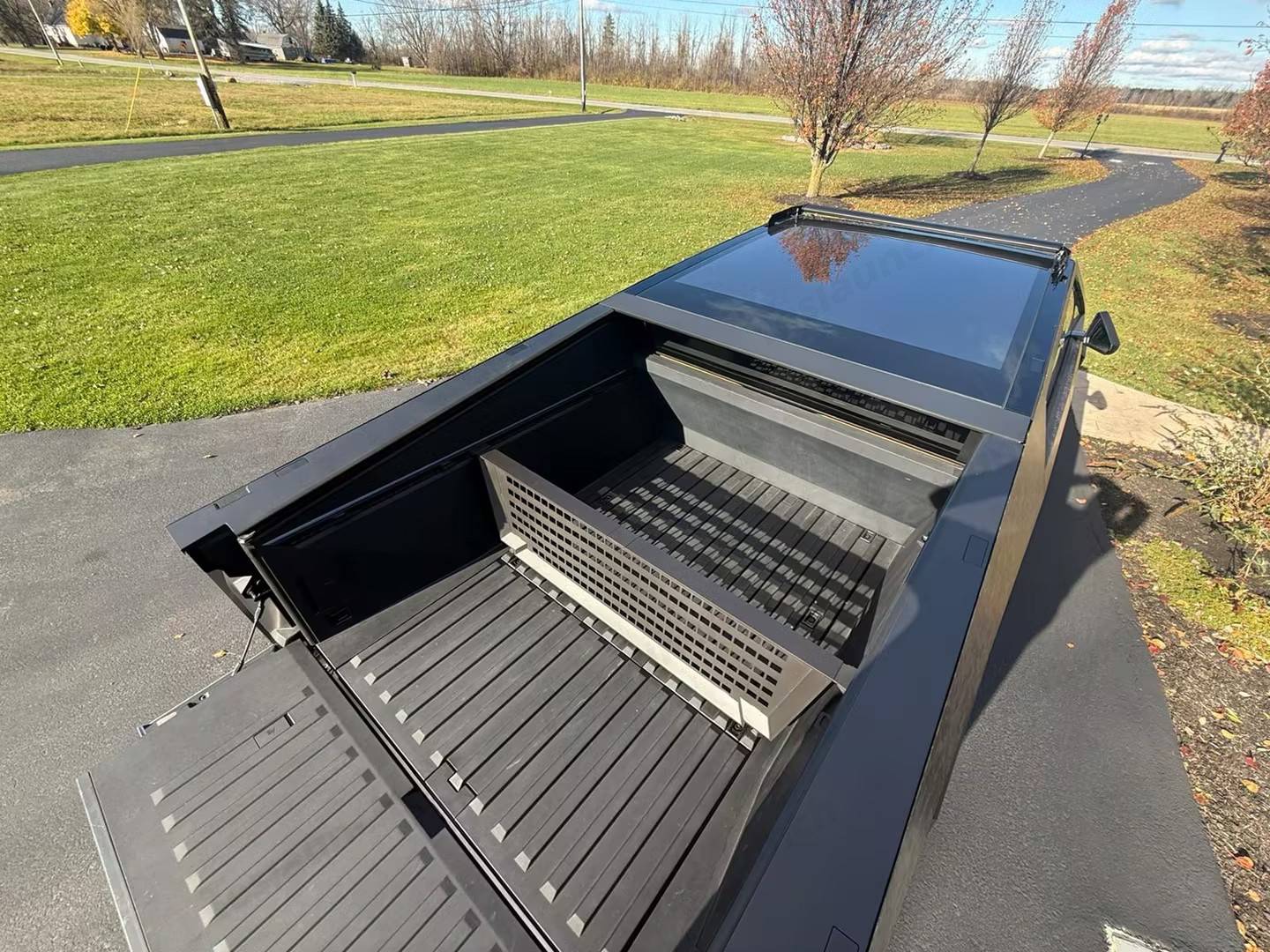 Tesla Cybertruck Teslaunch Adjustable Vault Cargo Divider Review 02