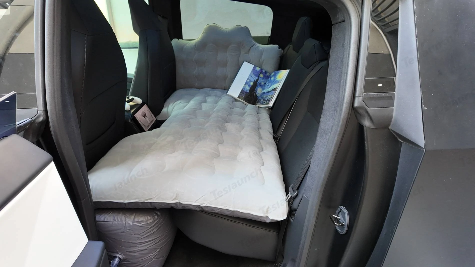 Tesla Cybertruck 🌙 Inflatable Rear Seat Mattress by Teslaunch For Your Cybertruck! 04