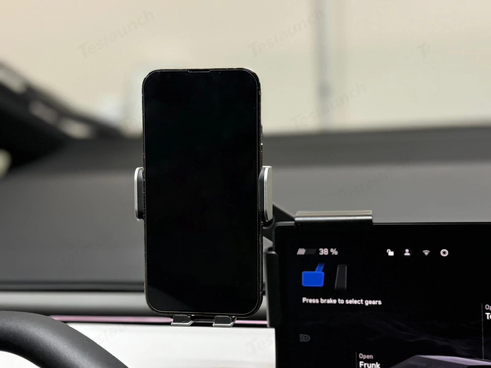 Tesla Cybertruck 🚀 Cybertruck Magnetic Phone Holders Owners' Review:  – What Works Best? 🚀 06