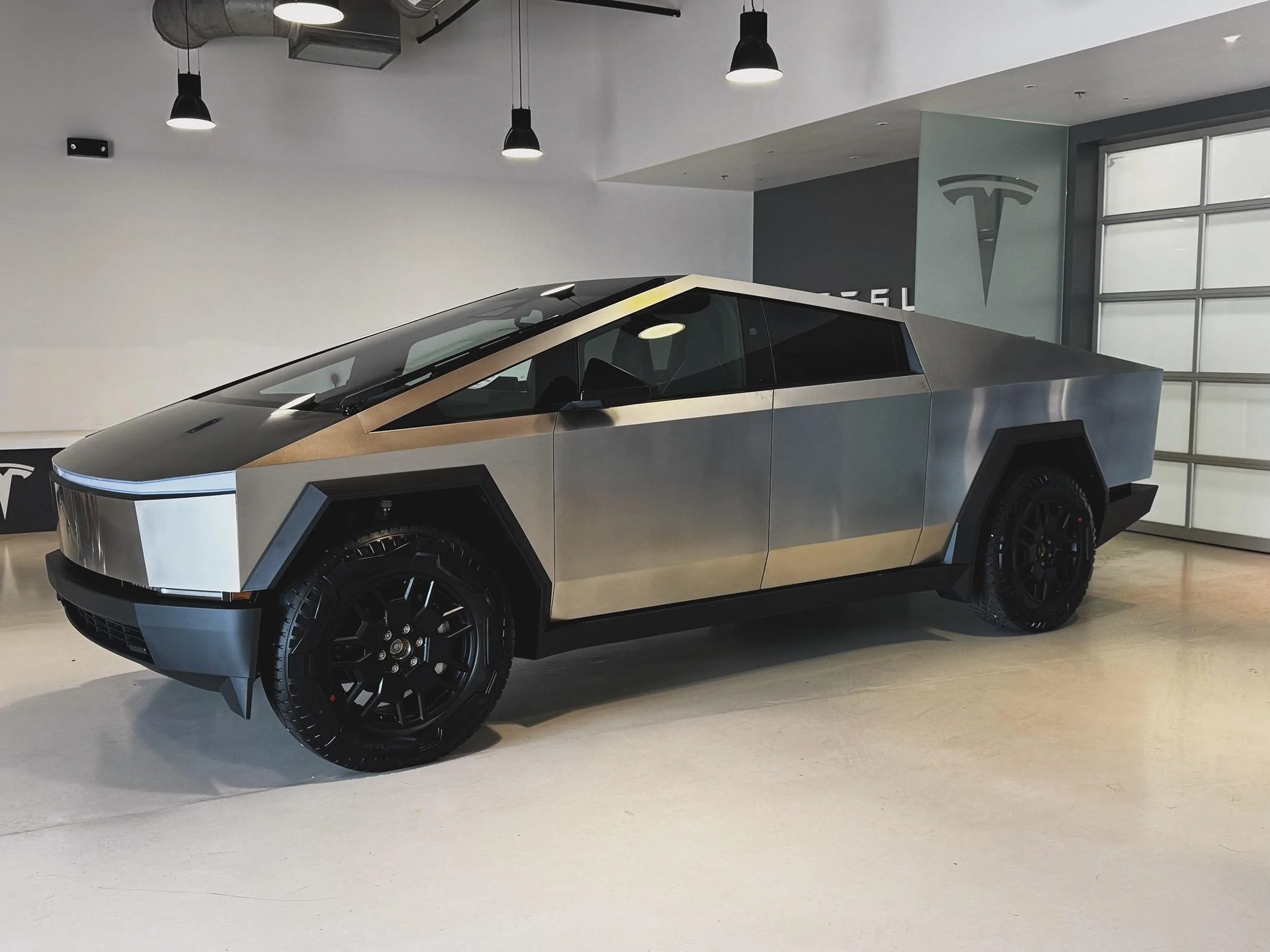Tesla Roadster 2nd gen DFW Deliveries? 064E38EE-D3C5-4317-BBEF-C3AF76BCA0B3