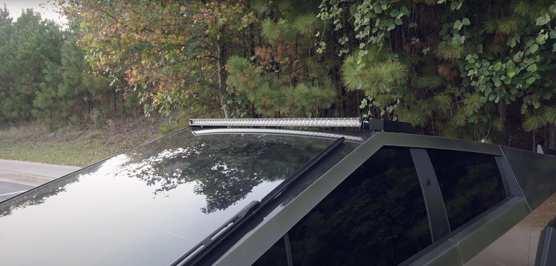 Tesla Cybertruck Hansshow roof light bar installed on Cybertruck - photos 1-1