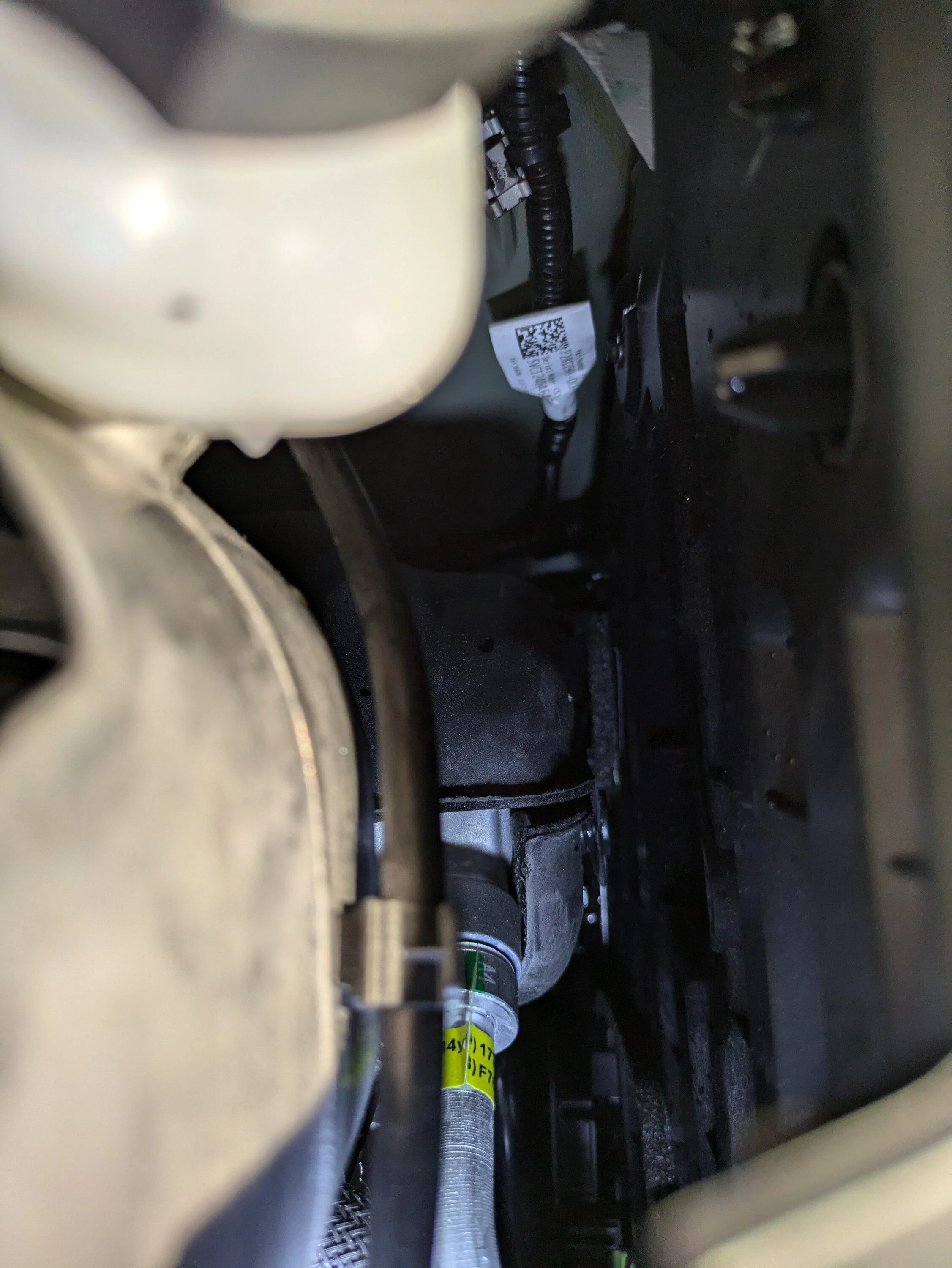 Tesla Roadster 2nd gen Slow brake fluid leak 1000002447