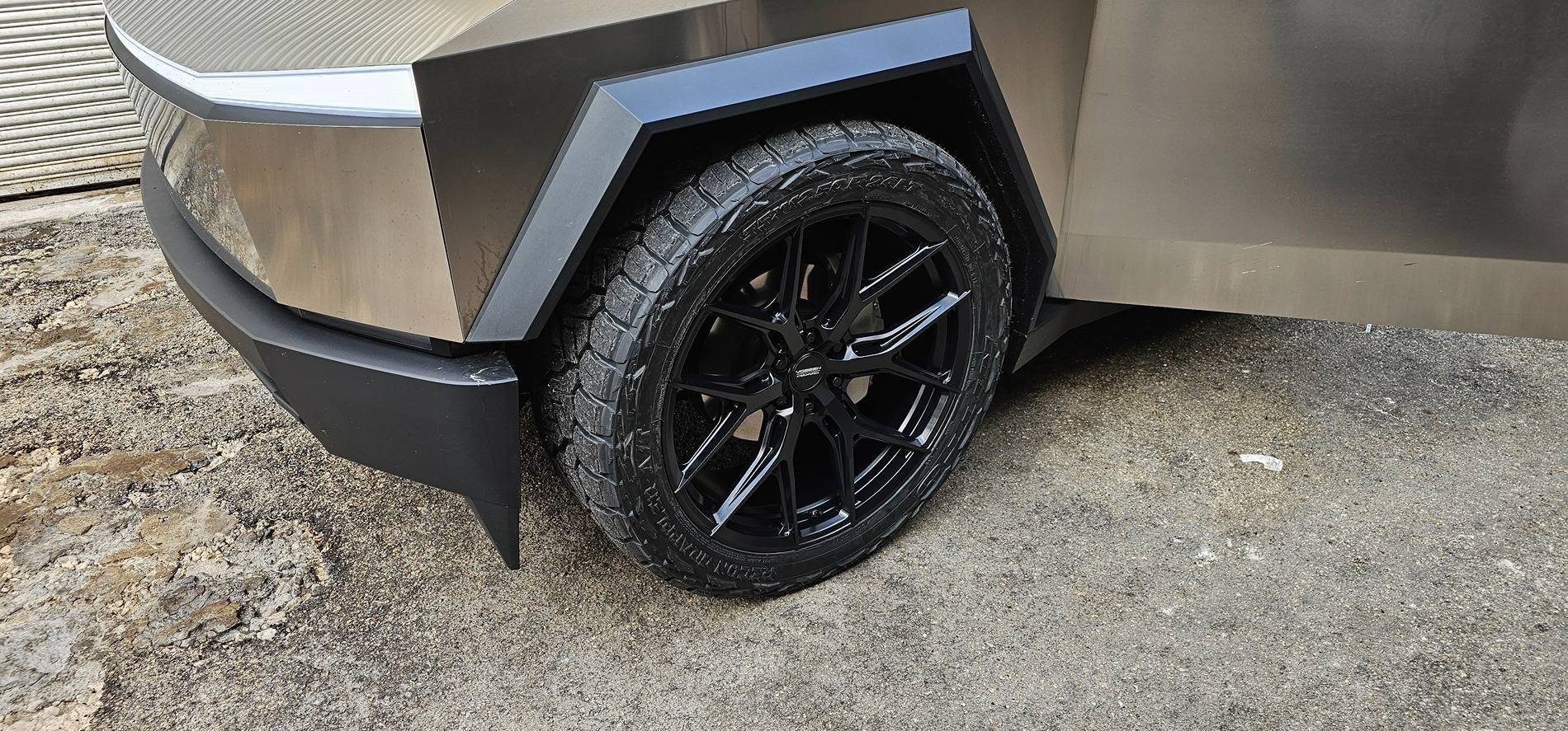 Tesla Cybertruck 24" Vossen wheels with 35x12.5x24 Nitto tires installed 1000006761