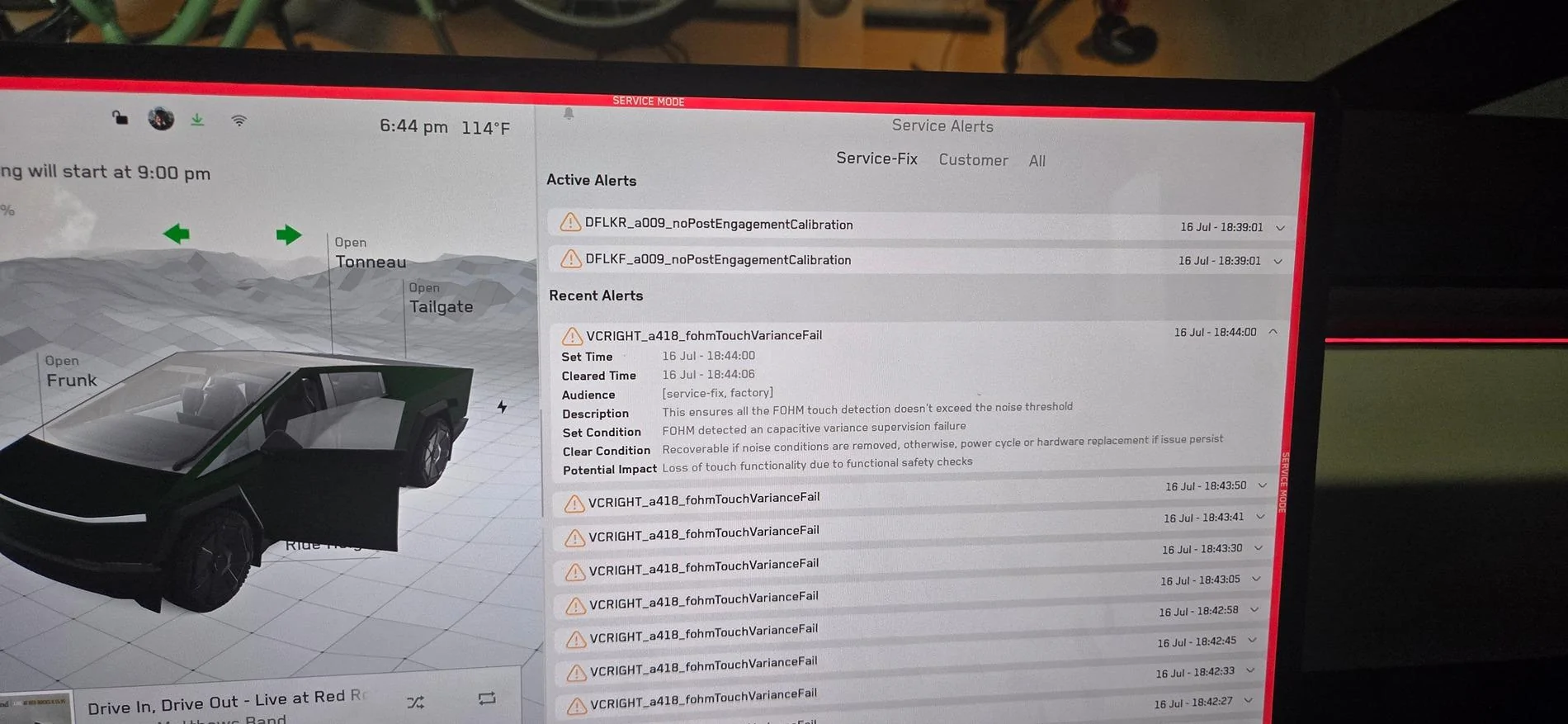 Tesla Roadster 2nd gen Hazard lights will not turn off 1000009669
