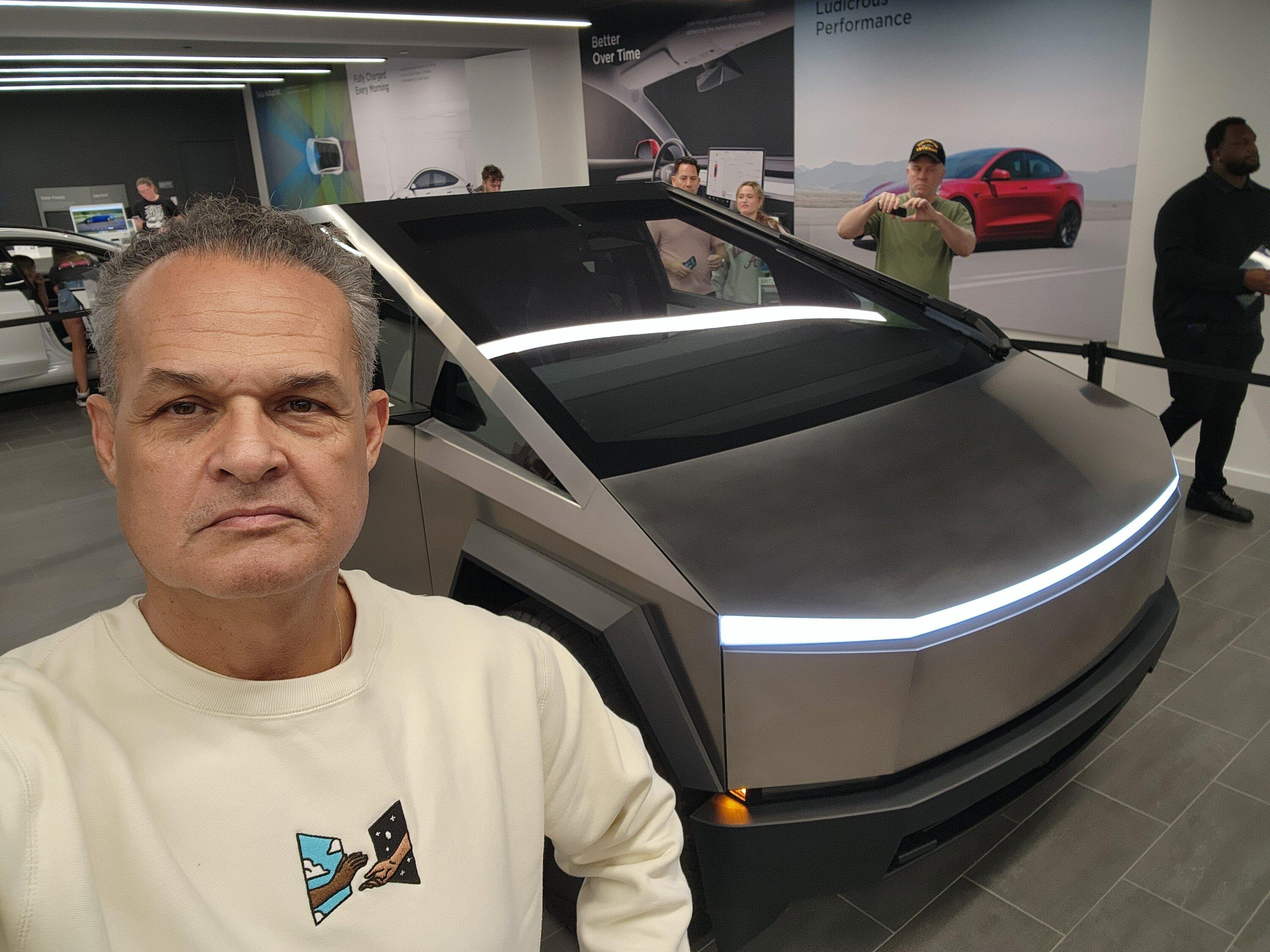 Tesla Cybertruck CT & Bot visit Tampa 1000015456