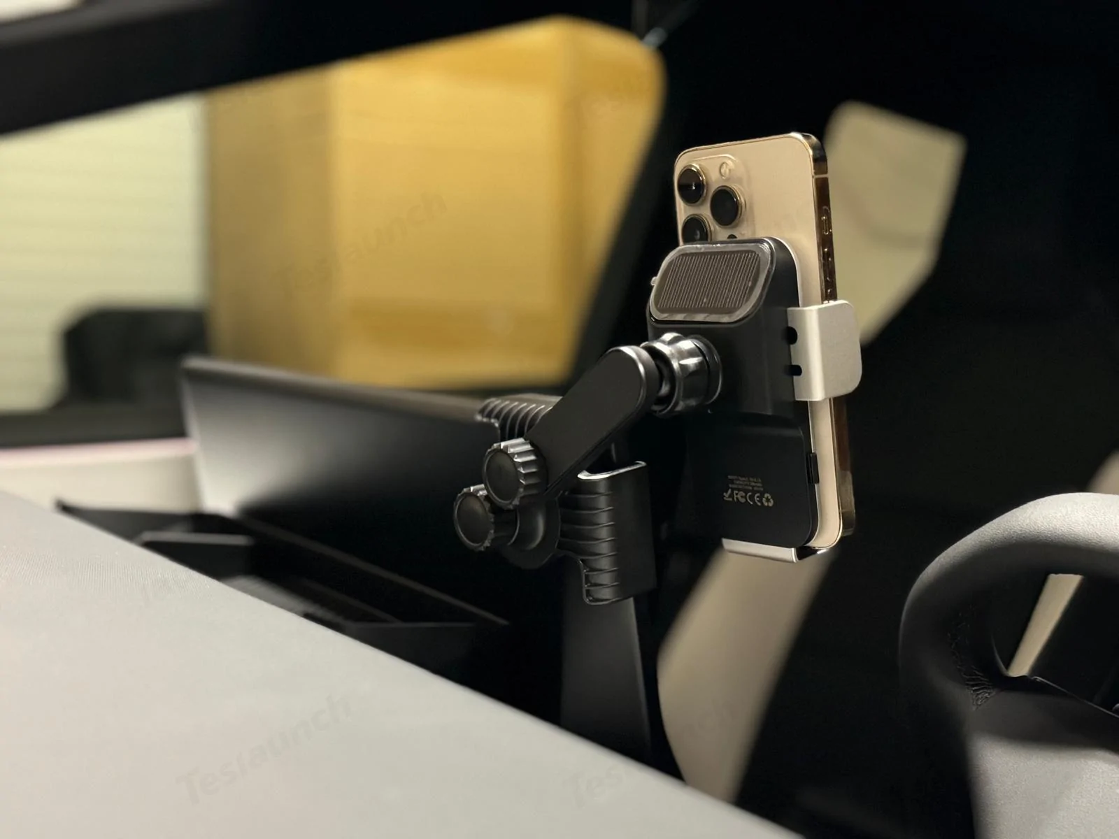 Tesla Cybertruck 🚀 Cybertruck Magnetic Phone Holders Owners' Review:  – What Works Best? 🚀 11