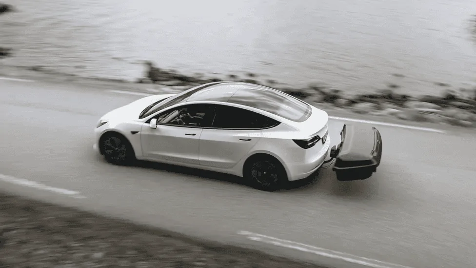 Tesla Roadster 2nd gen Trailer towing Range 1693236078638