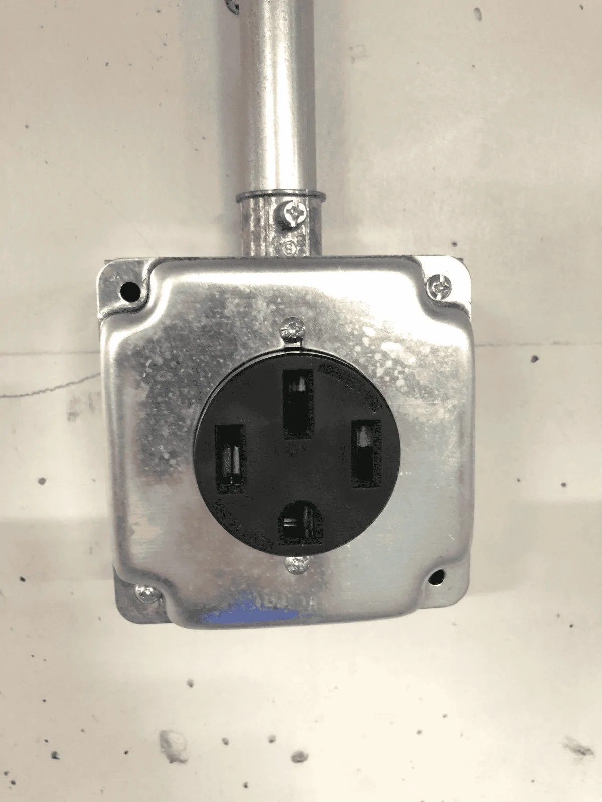 Tesla Roadster 2nd gen Tesla Inductive Charging Pad (wireless) is in development! 1702947893590