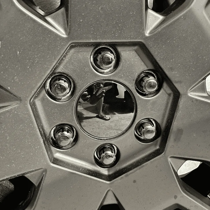 Tesla Roadster 2nd gen Lug Nut Caps 1717094945815-rx