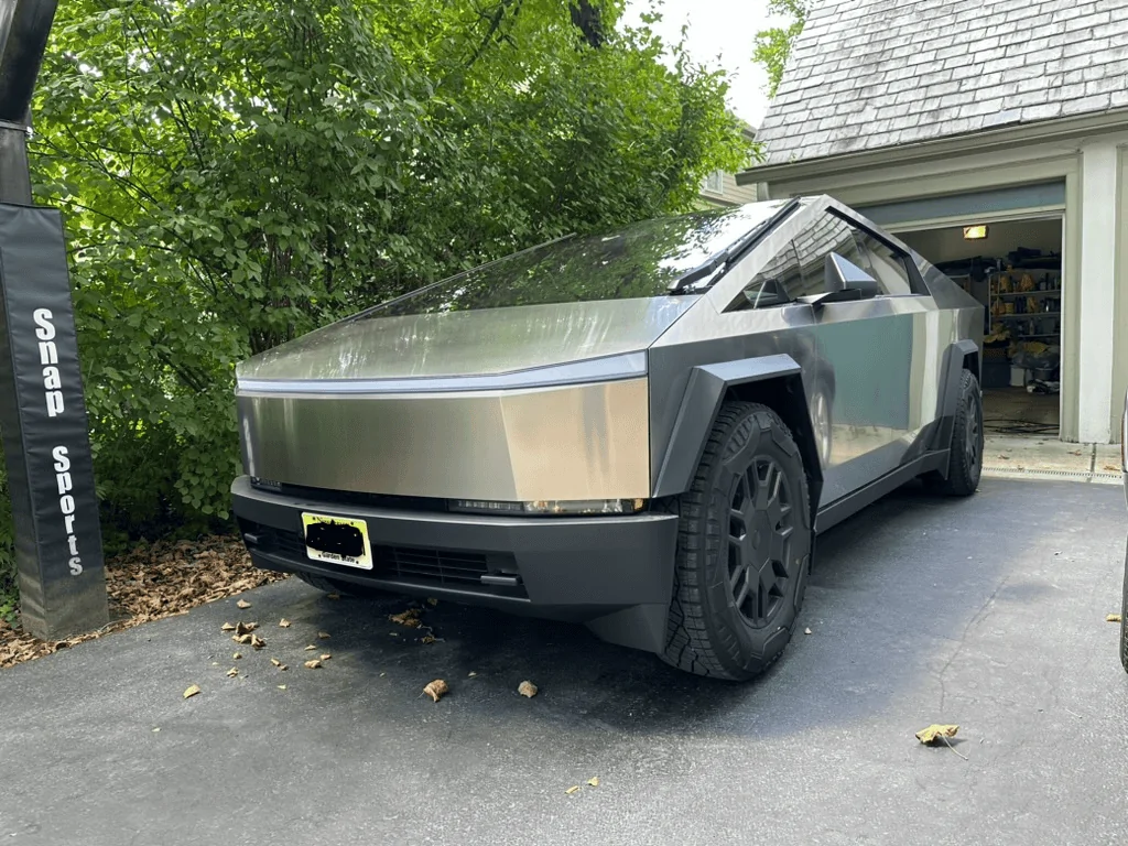 Tesla Roadster 2nd gen Find me an easier vehicle to clean than Cybertruck 1724178712663-to