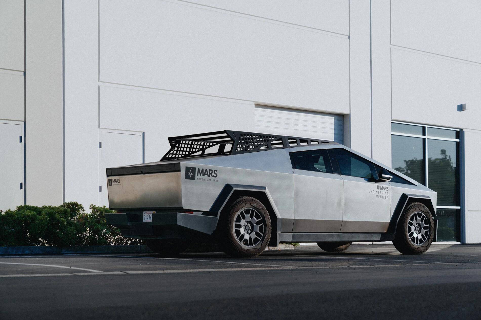 Tesla Cybertruck BLACK FRIDAY SALE: Roof Rack, Crossbars, Starlink Mount & Other Cybertruck Accessories 1731708526941-c6