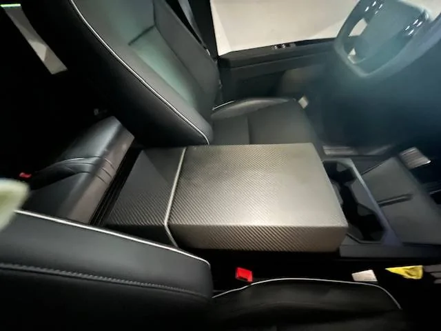 Tesla Cybertruck Transform Your Cybertruck with Real Carbon Fiber Armrest & Rear Screen Frame Covers! 🚗💥 1734754012691-ki