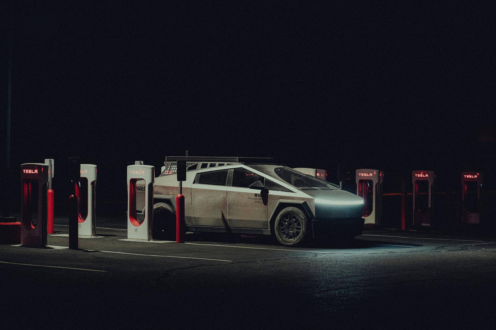 Tesla Cybertruck Introducing the Mars Basecamp Rooftop Tent: Designed for the Cybertruck and Beyond 1737048990224-0q