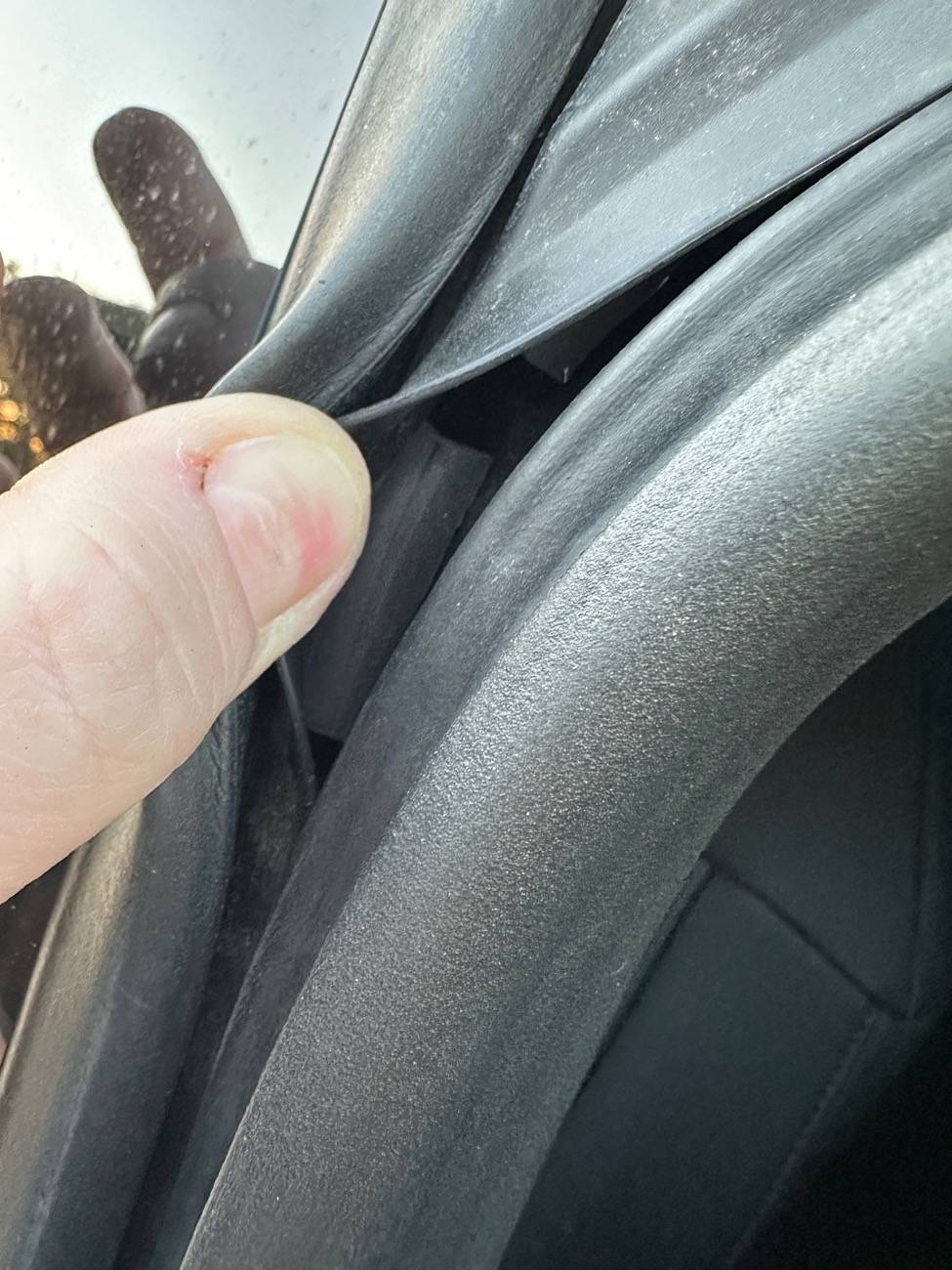 Tesla Cybertruck Leaky Window Seals 1740096718260-n5