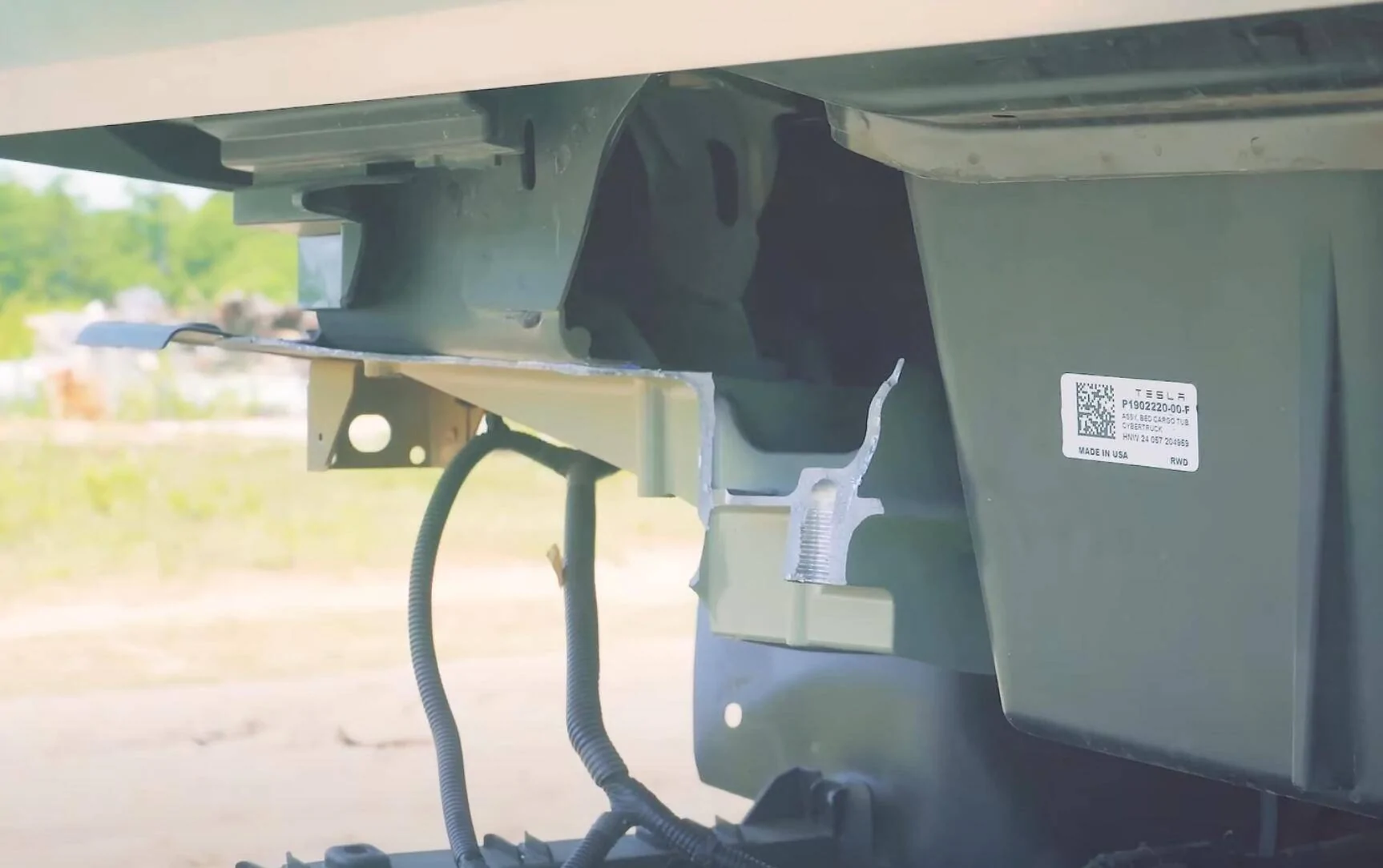 Tesla Roadster 2nd gen Cybertruck Trailer Hitch/Casting Failure @10,400 lbs *VERTICAL LOAD* 1741823896781-yo