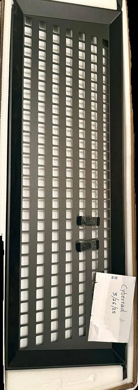 Tesla Cybertruck TESLA bed cargo divider 1743036820463-2m