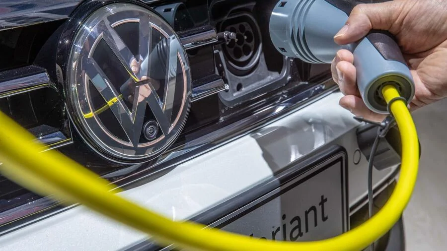 Tesla Roadster 2nd gen “Bidirectional charging”: This is how Volkswagen wants to earn money from storing electricity 2-format2020
