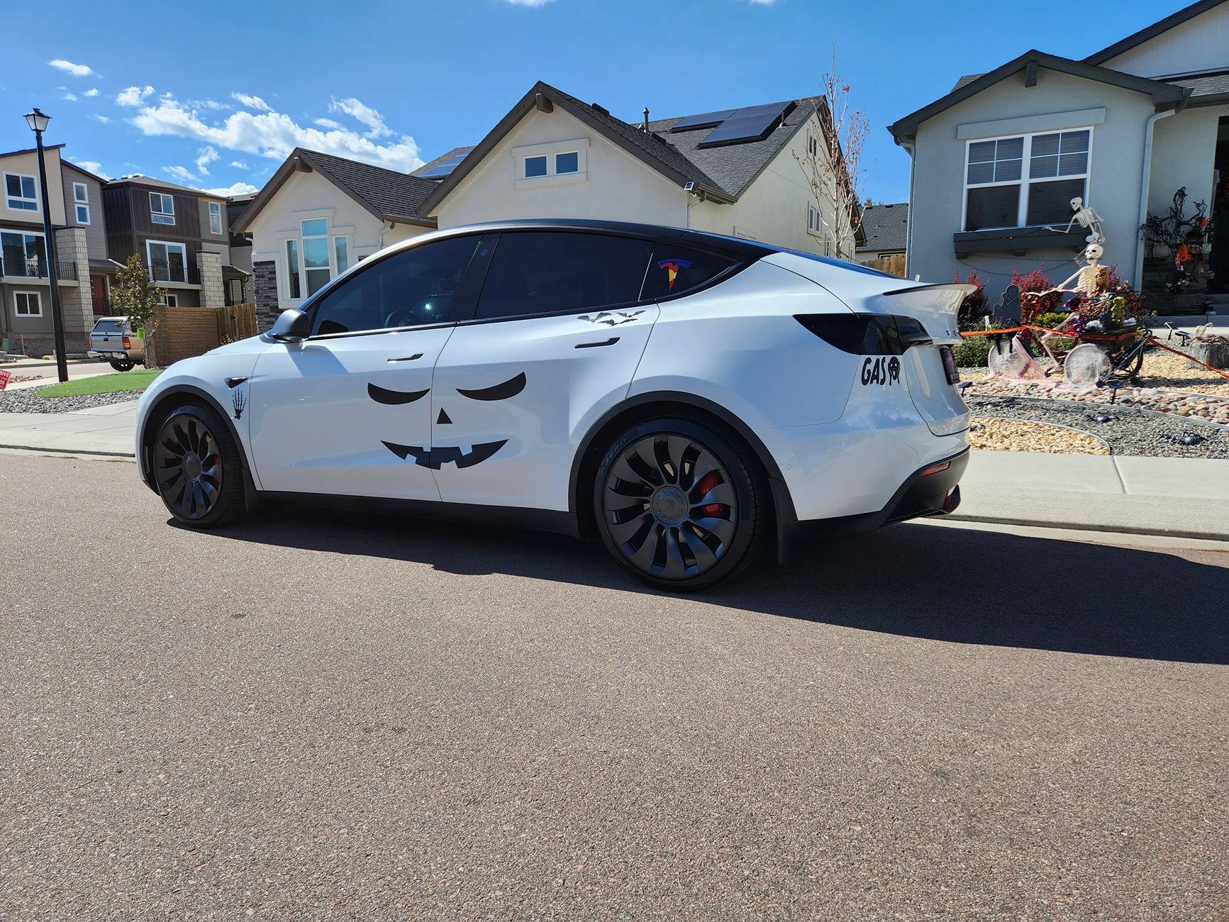 Tesla Cybertruck 🎃 Halloween Cybertrucks! 👻 20221009_133510