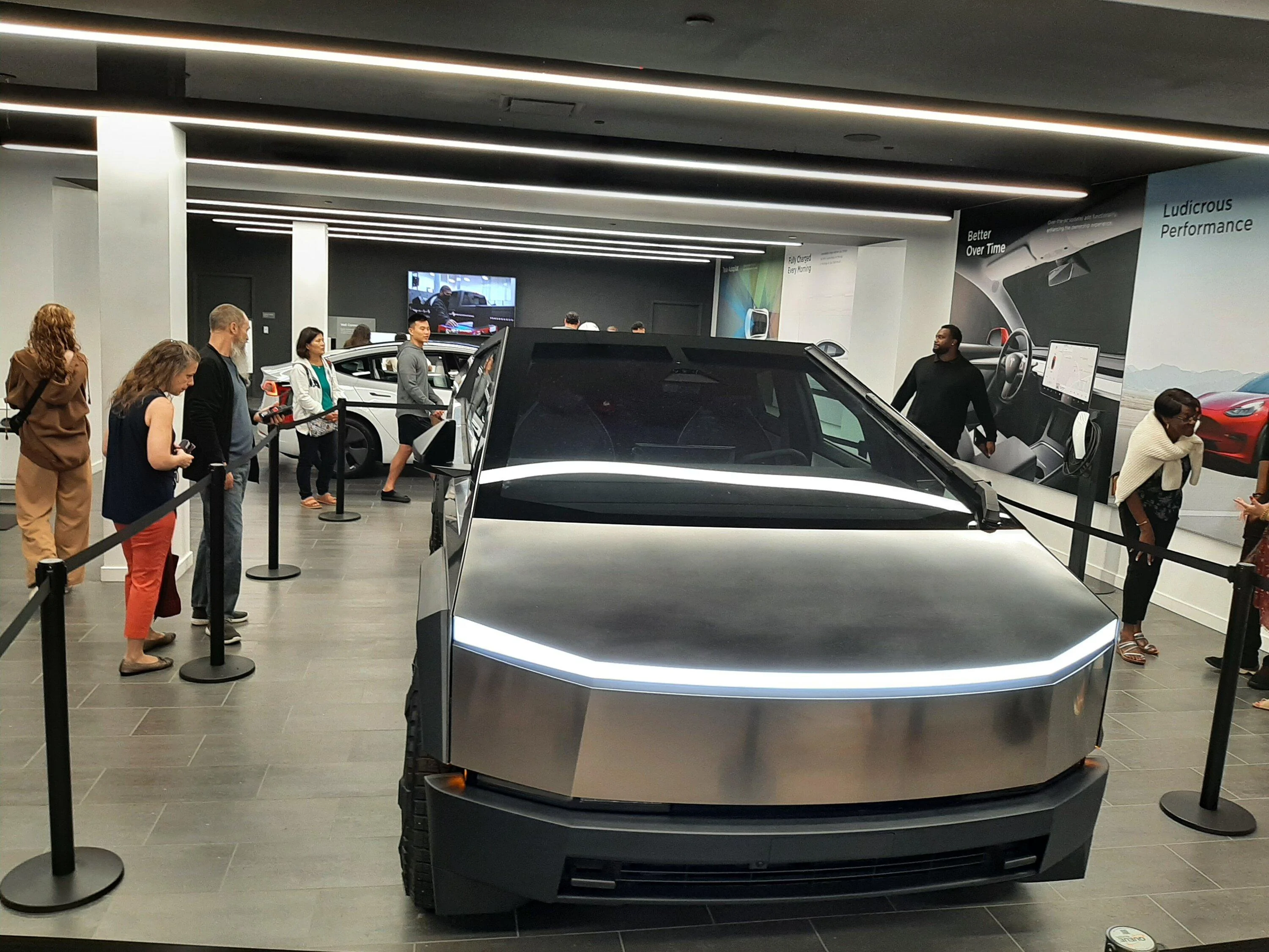 Tesla Cybertruck CT & Bot visit Tampa 20231124_123900