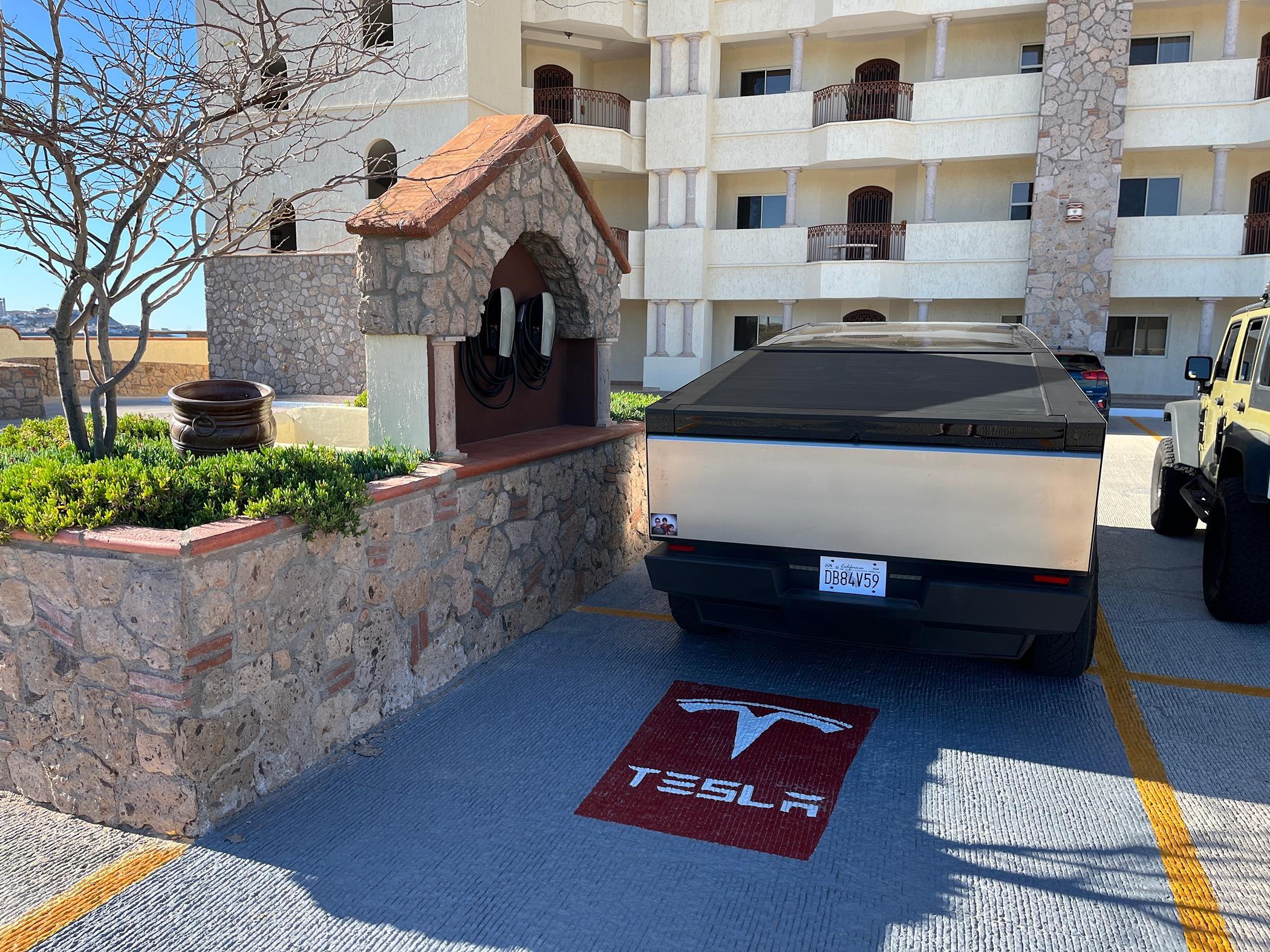 Tesla Cybertruck Daily random Cybertruck photos thread - Post Yours! 📸 🤳 2024-03-18 08.43.33