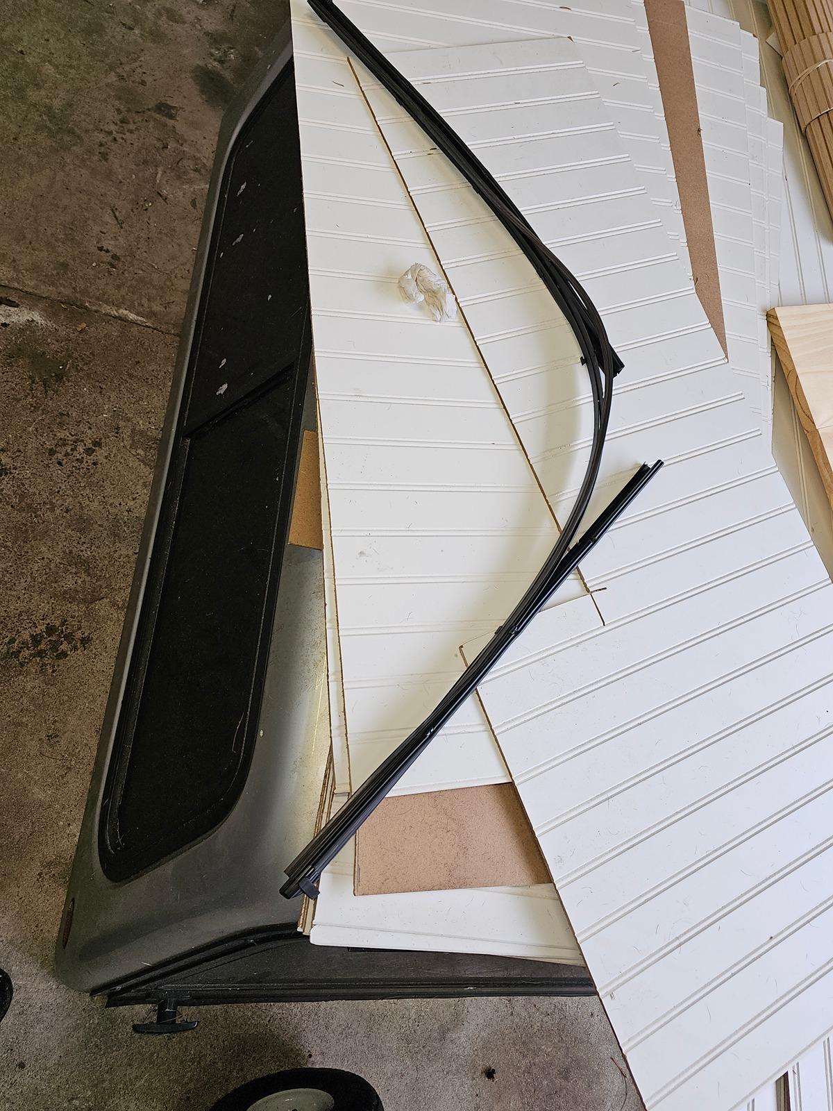 Tesla Roadster 2nd gen Wiper blade issue - blurry streak 20240519_163107