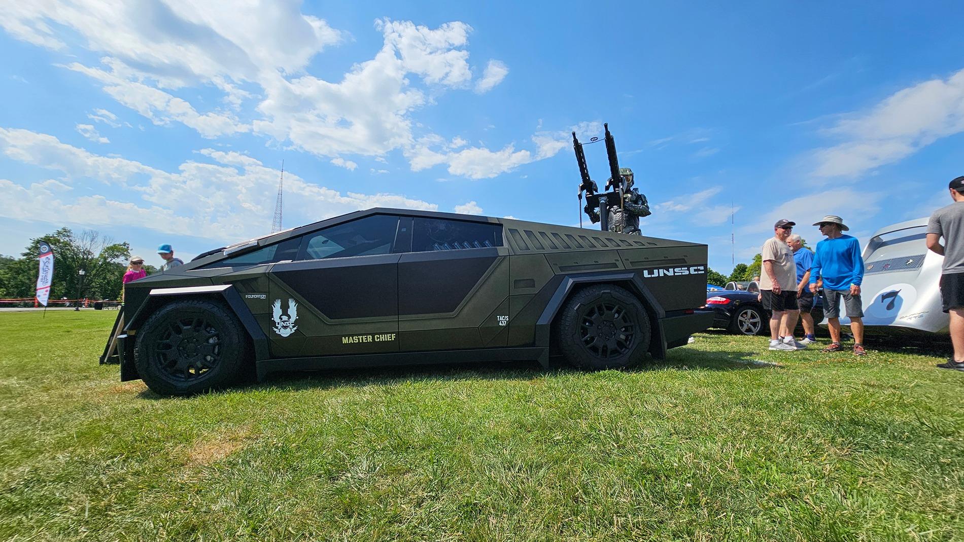 Tesla Cybertruck CUSTOM GRAPHICS / DESIGN / THEME Vinyl Wrap & PPF Cybertruck -- Photos & Videos 20240714_110306