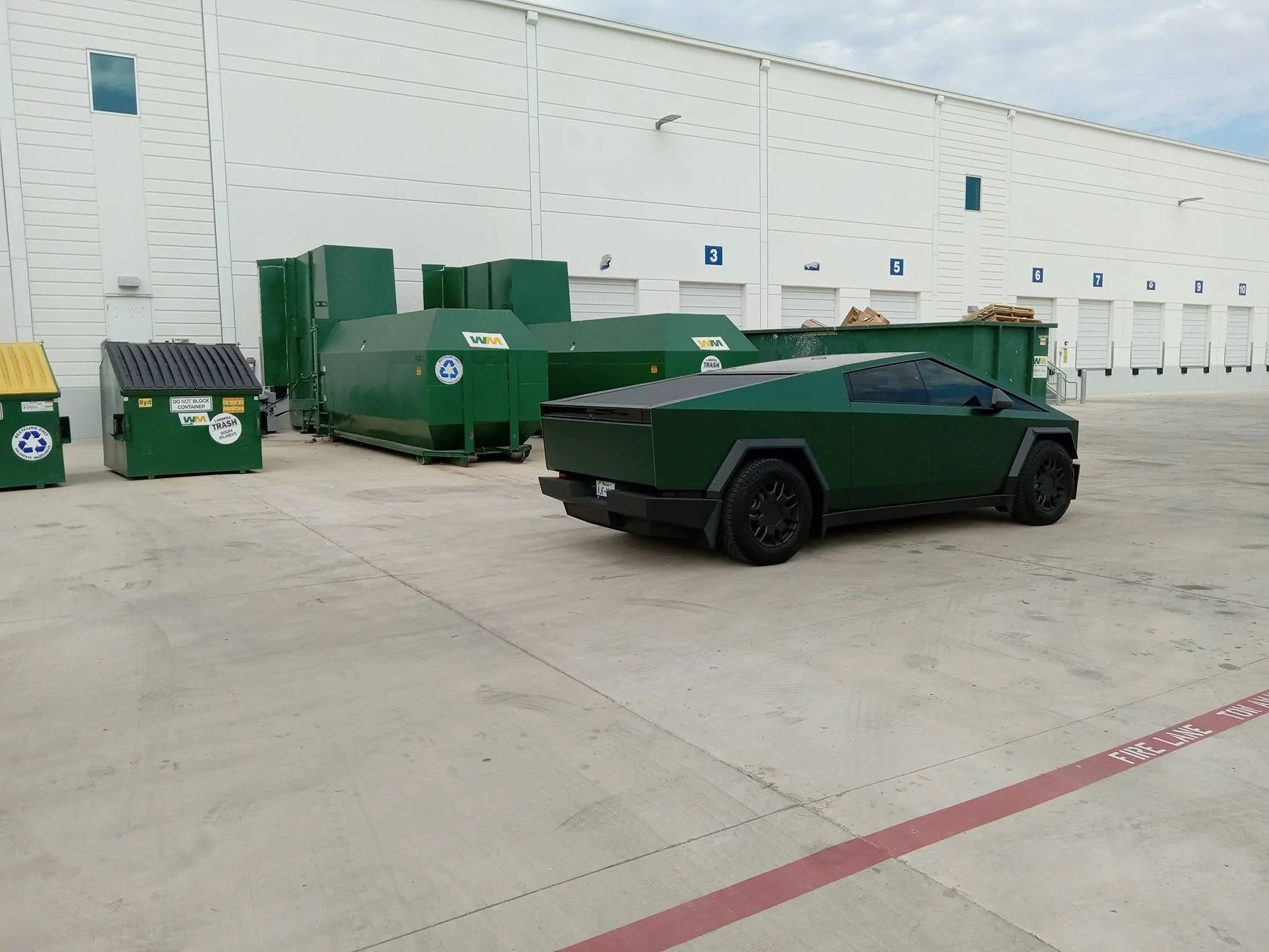 Tesla Cybertruck GREEN Vinyl Wrap & PPF Cybertruck -- Photos & Videos 20240923_162902