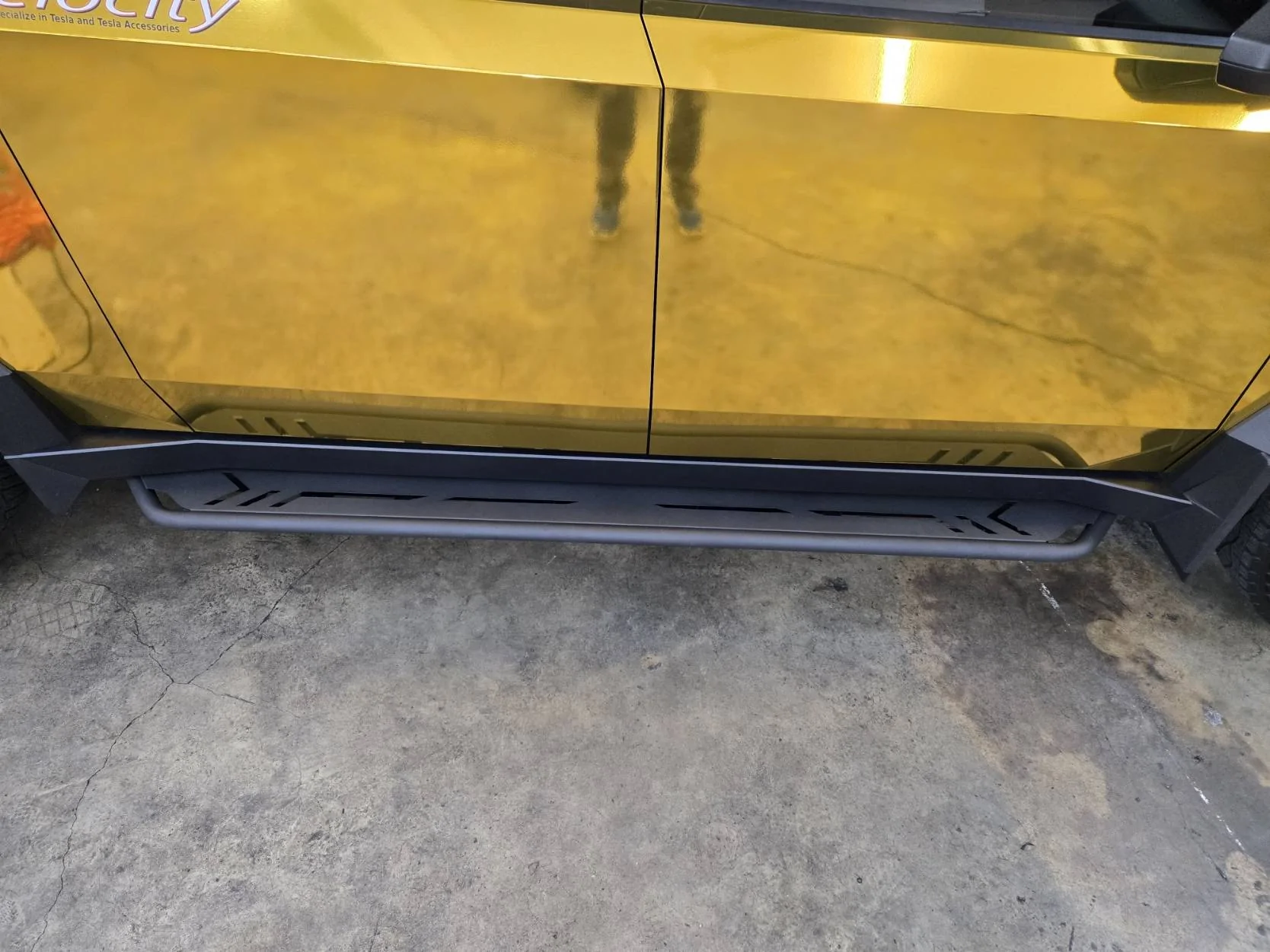 Tesla Roadster 2nd gen Cybertruck 2024-2025 Deployable Electric Running Boards Side Steps 20241001_164357