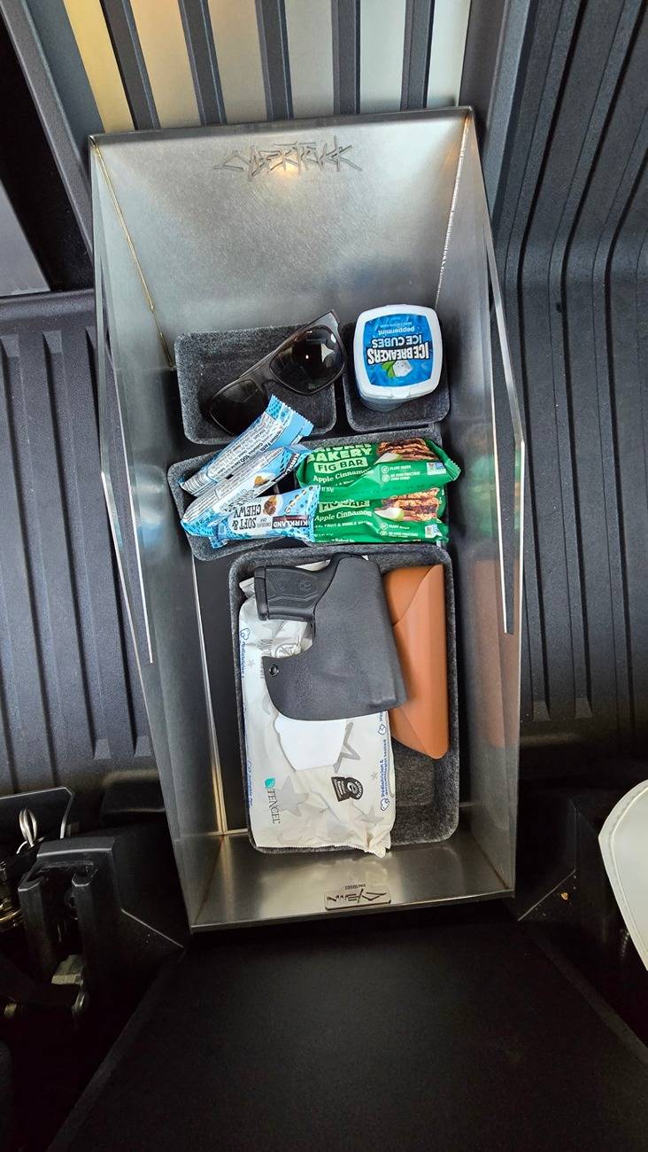 Tesla Cybertruck Introducing Cybertruck.Supply! 👨‍🏭 Precision made accessories for your Cybertruck 20241025_173239 (Large)