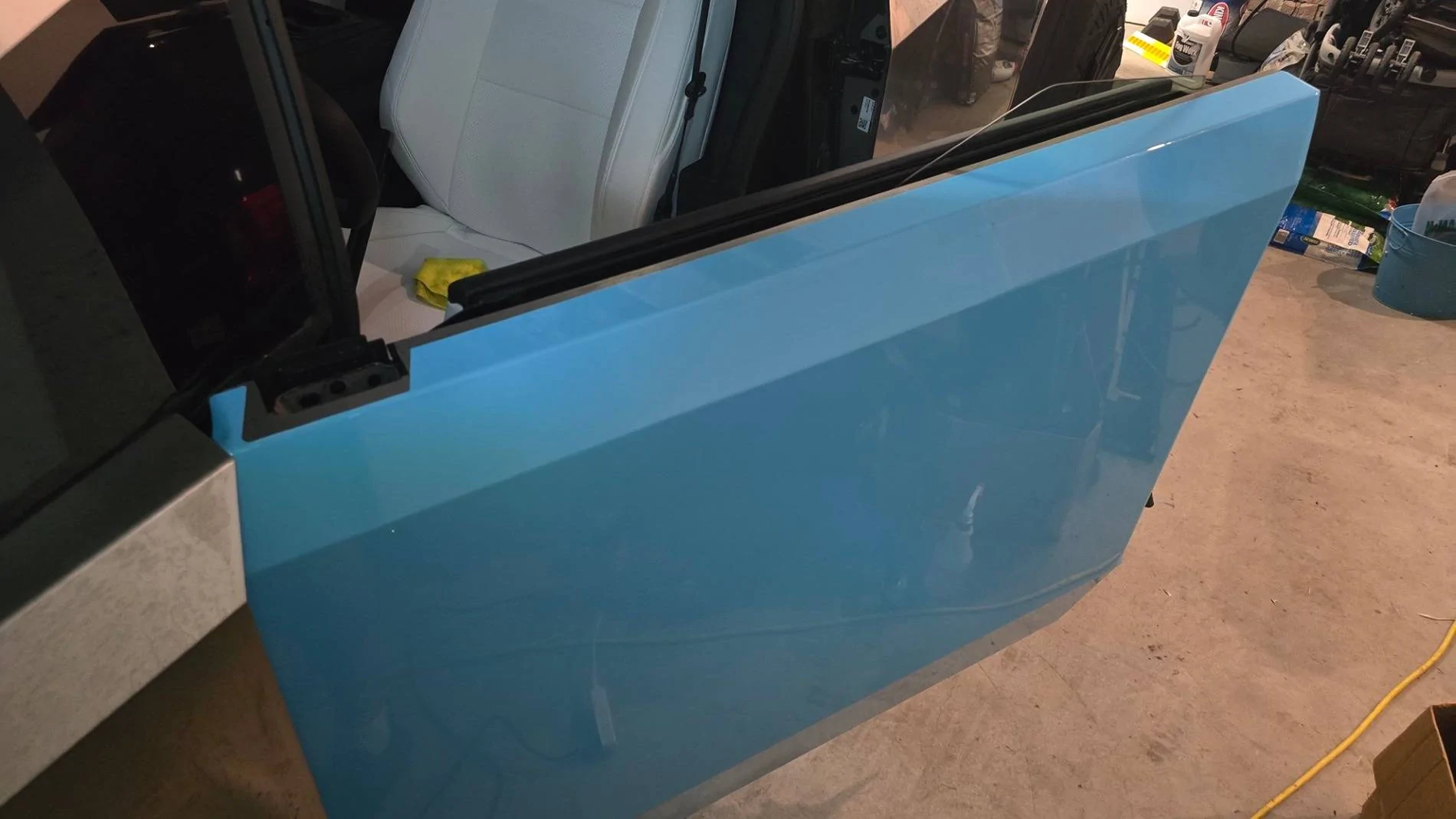 Tesla Roadster 2nd gen DIY Sky Blue PPF from TWRAPS installed 20241123_194742 (Large)