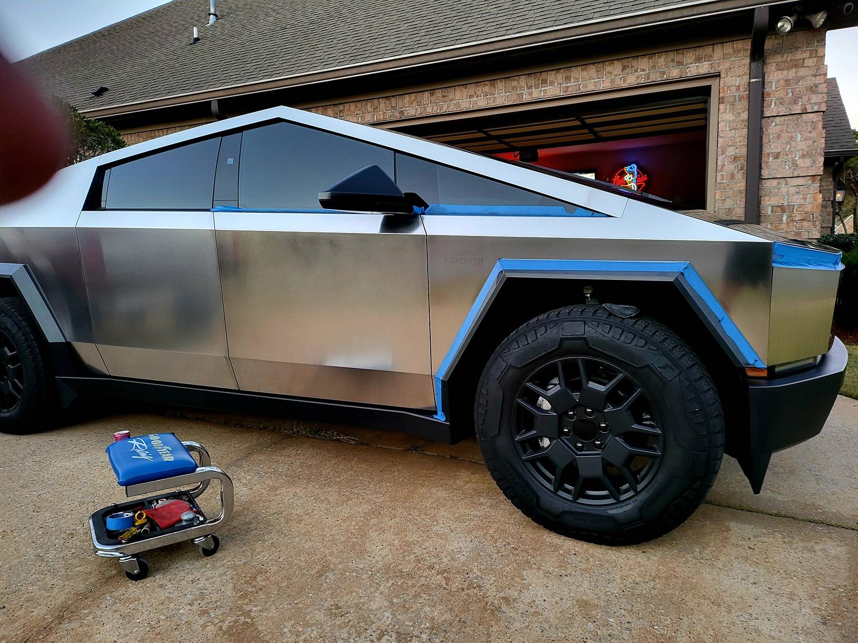 Tesla Cybertruck What did you do TO / WITH your Cybertruck today? 👨🏻‍🔧🧰🚿🛠 20241130_164403