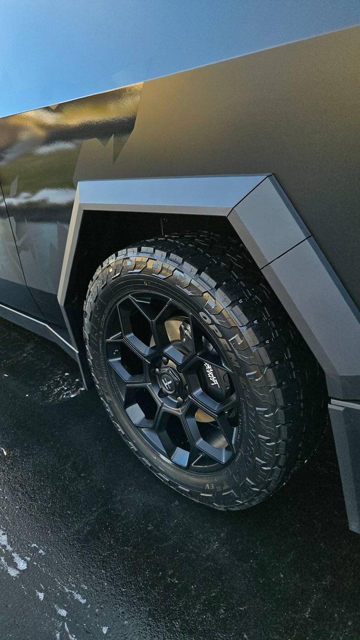 Tesla Roadster 2nd gen Cybertruck Aftermarket Wheels & Tires Photos + Info Compilation 20241228_153658