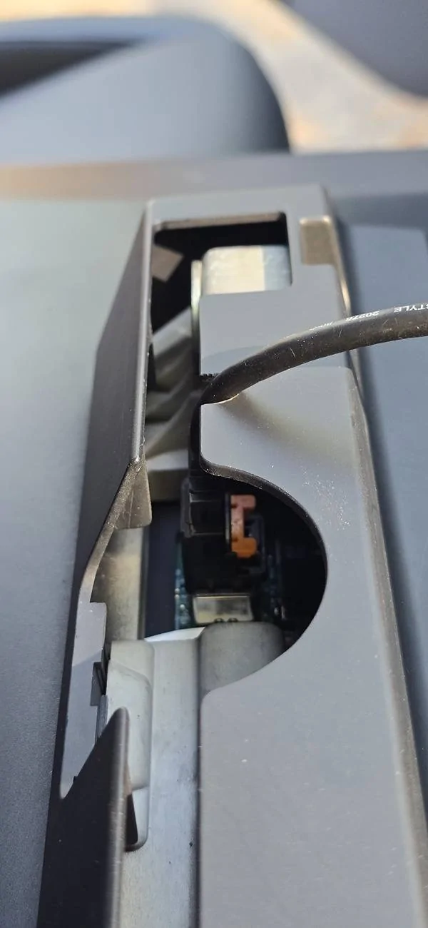 Tesla Roadster 2nd gen Failed screen tilt install - USB-C interference 20250413_162848