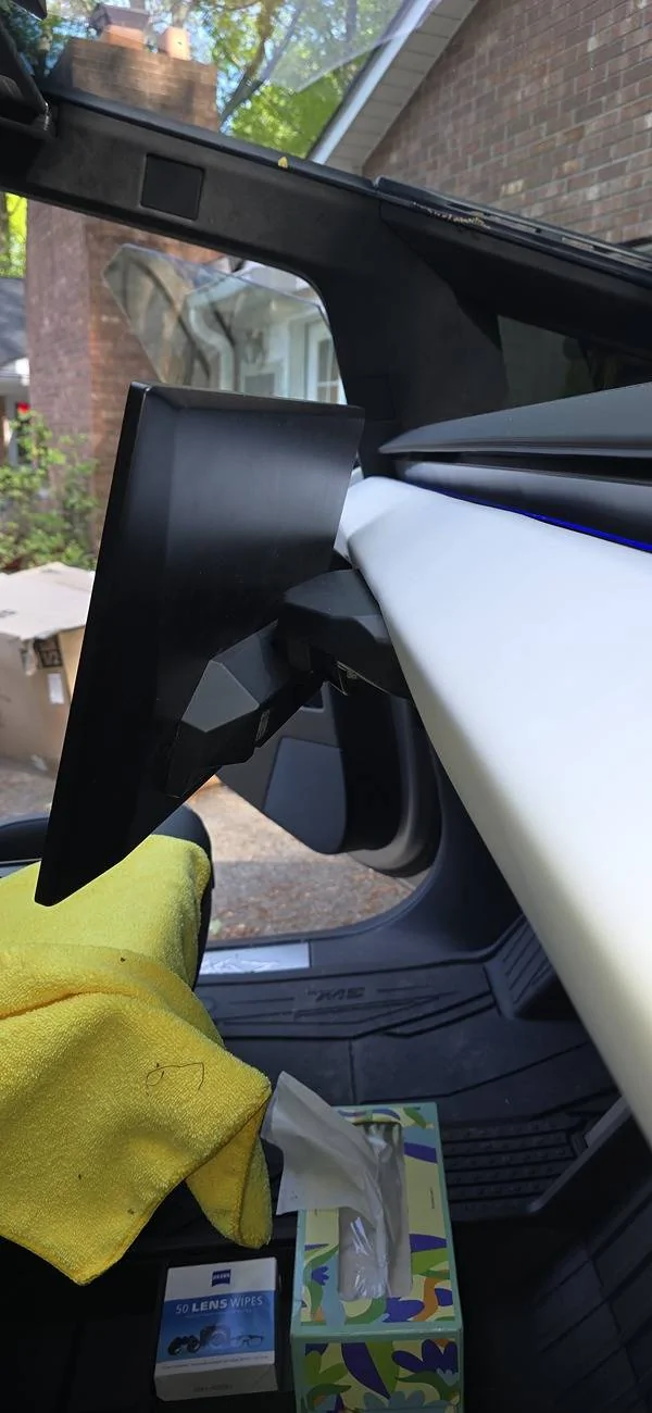 Tesla Roadster 2nd gen Failed screen tilt install - USB-C interference 20250413_164938