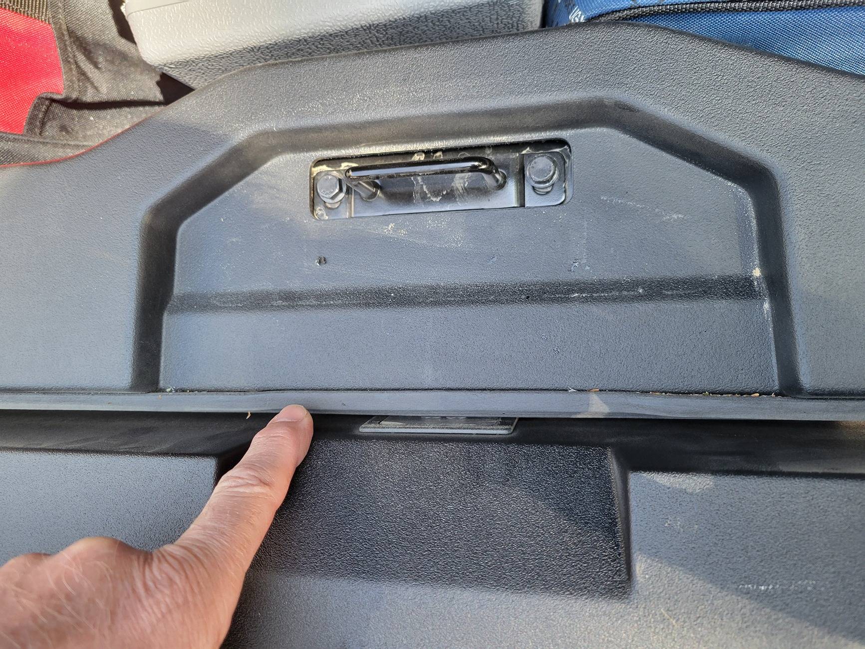 Tesla Cybertruck How to keep dust out of your truck bed when off-roading? 20250622_110859