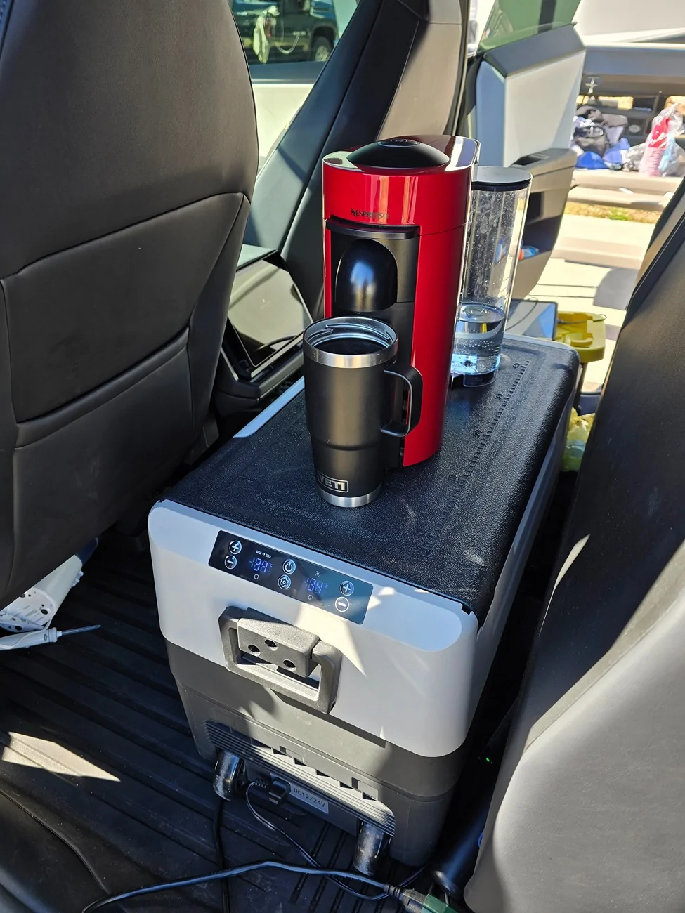 Tesla Roadster 2nd gen Road trip cooler / fridge 20250713_094031