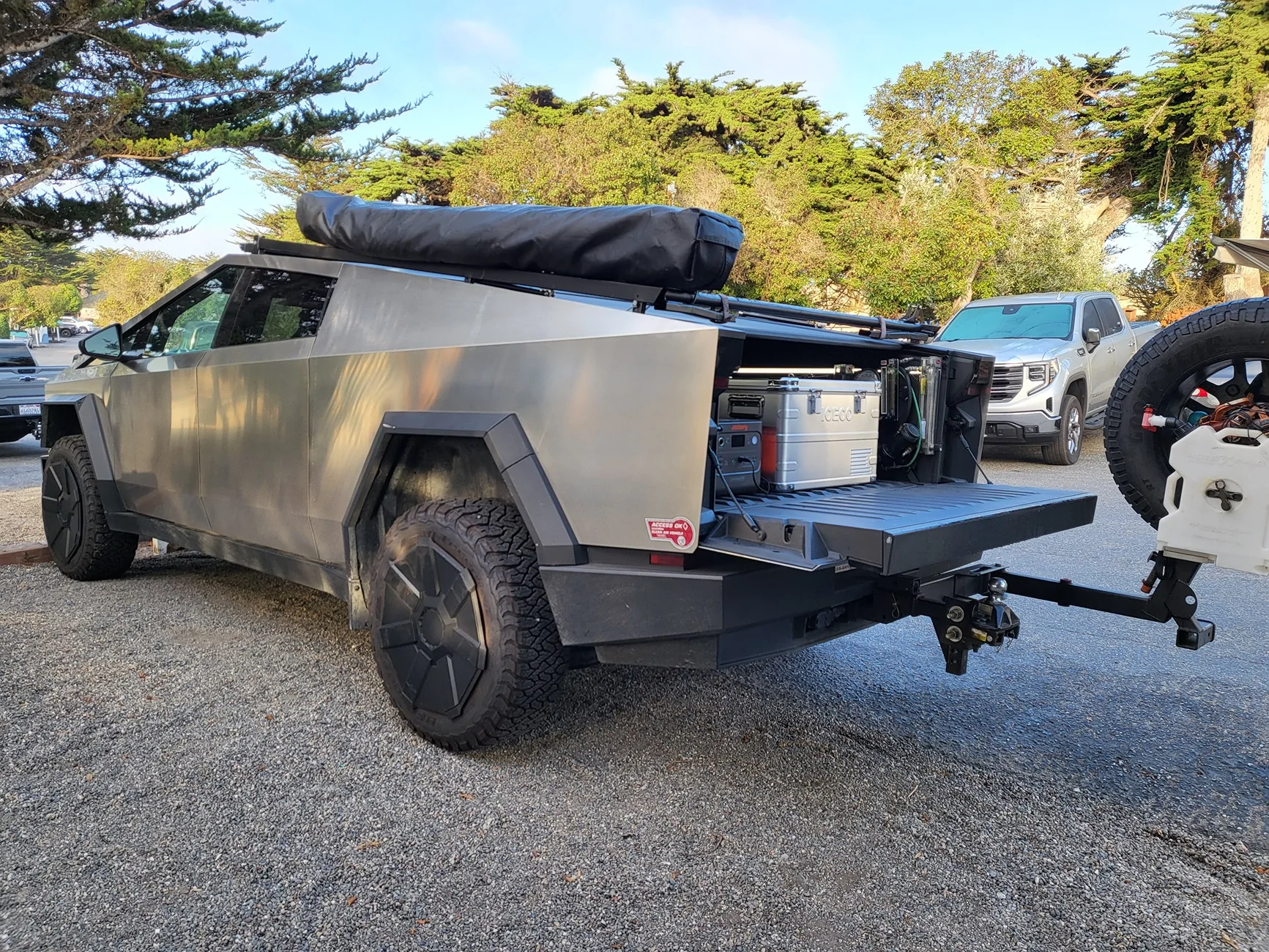 Tesla Roadster 2nd gen RiGd Hitch Spare Tire Carrier for Cybertruck: "CyberSwing Spare Tire Hitch Mount" 20250804_071621