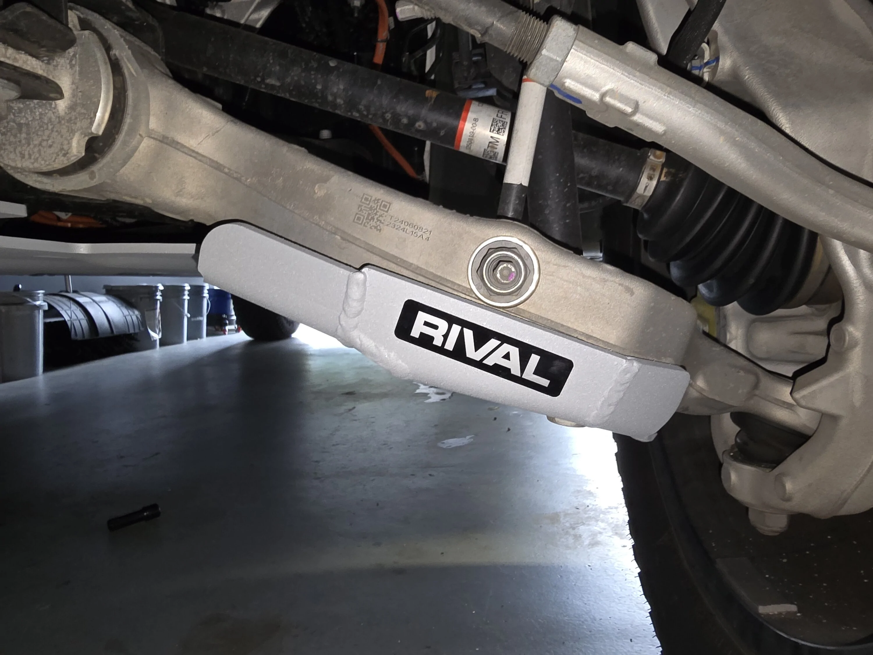 Tesla Cybertruck RIVAL skid plate and Lower Control Arms skid plates (via TSportsline) 20250819_181804