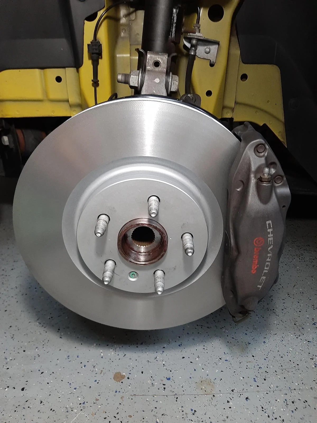 Tesla Roadster 2nd gen Rust in center of wheel hub? 27545