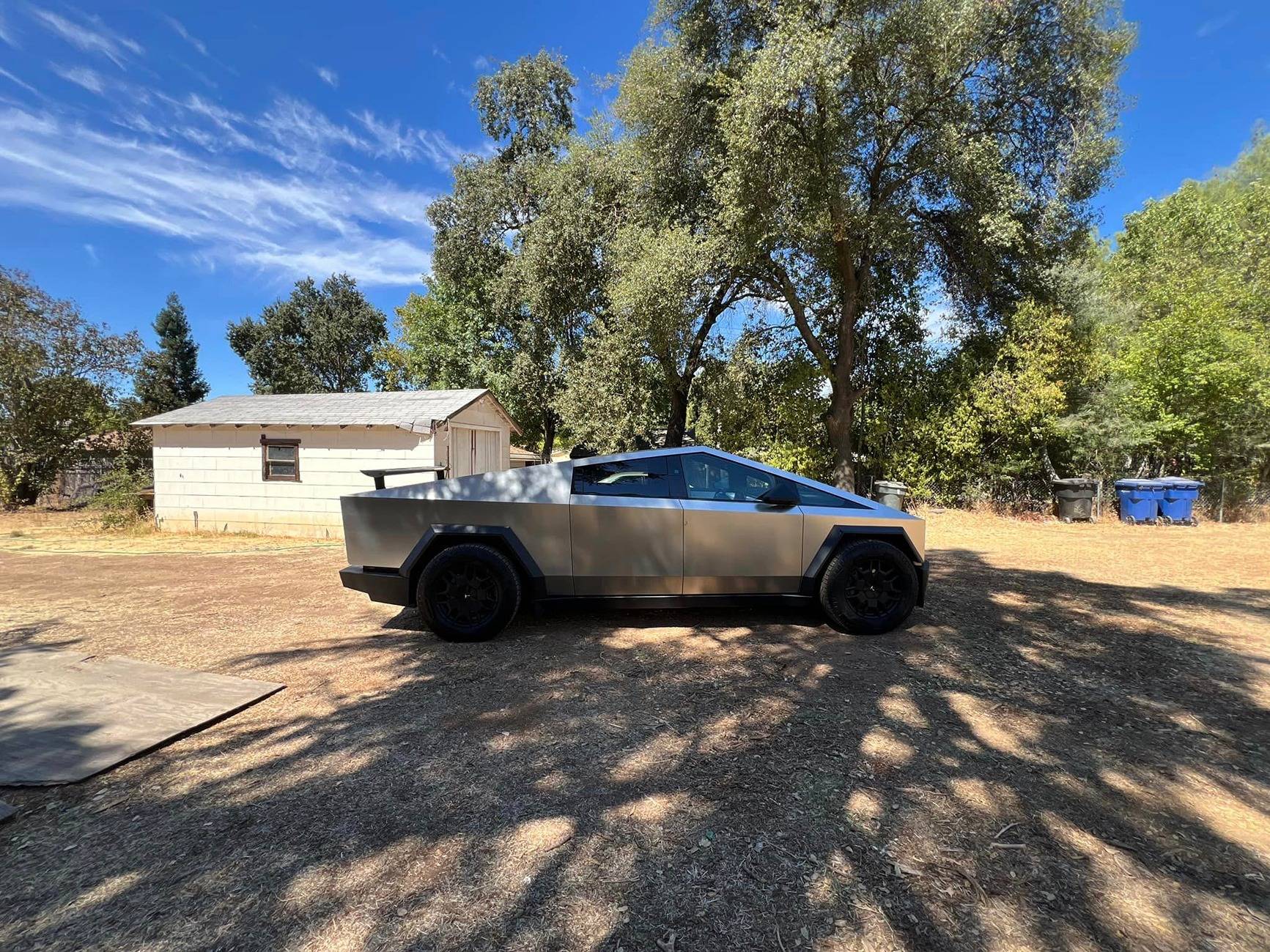 Tesla Cybertruck Rear Spoiler Aftermarket Options? 458504916_10161565419809477_8782022998703114894_n