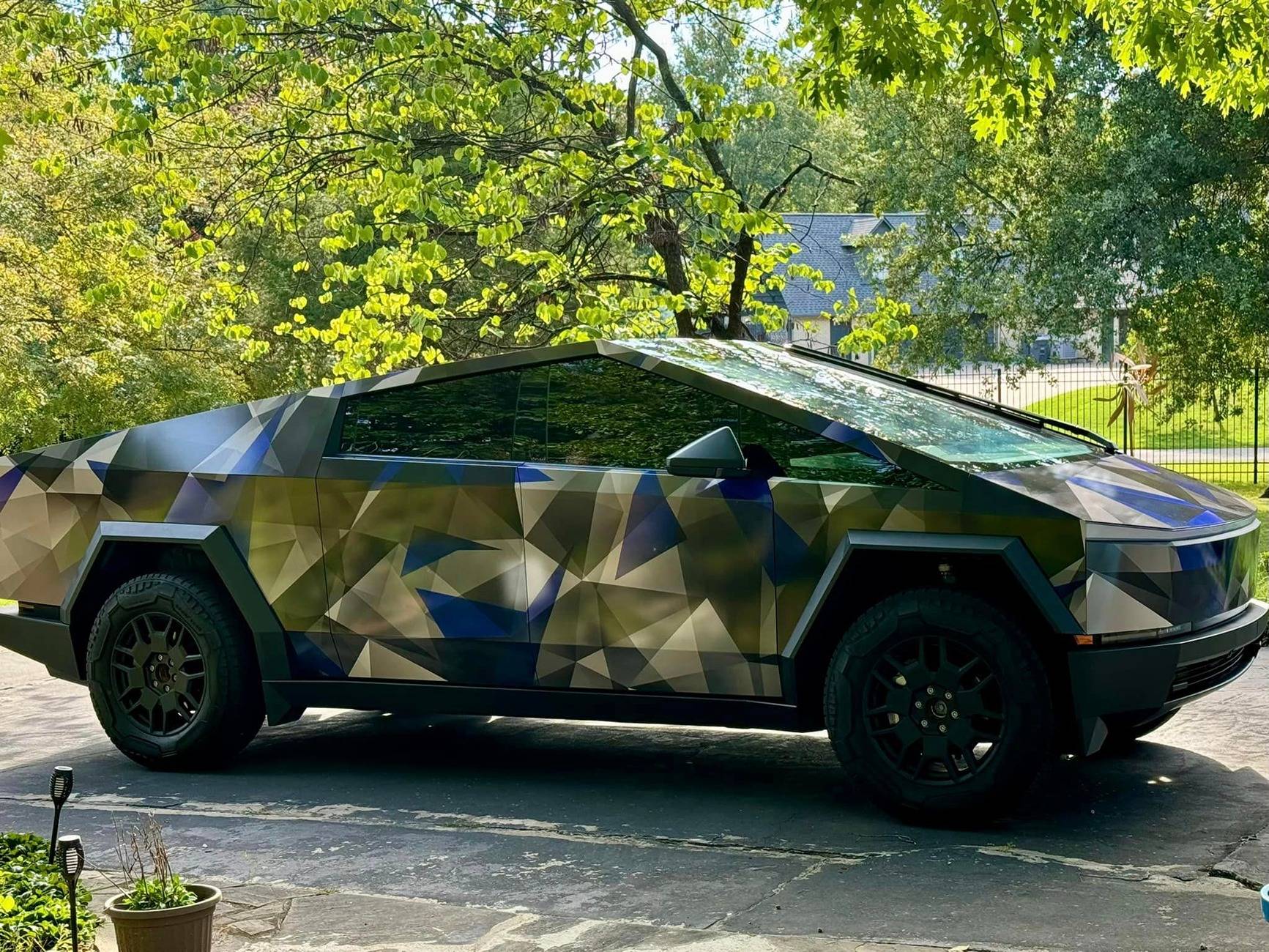 Tesla Cybertruck CUSTOM GRAPHICS / DESIGN / THEME Vinyl Wrap & PPF Cybertruck -- Photos & Videos 461418381_845008454490498_5250917448021874111_n