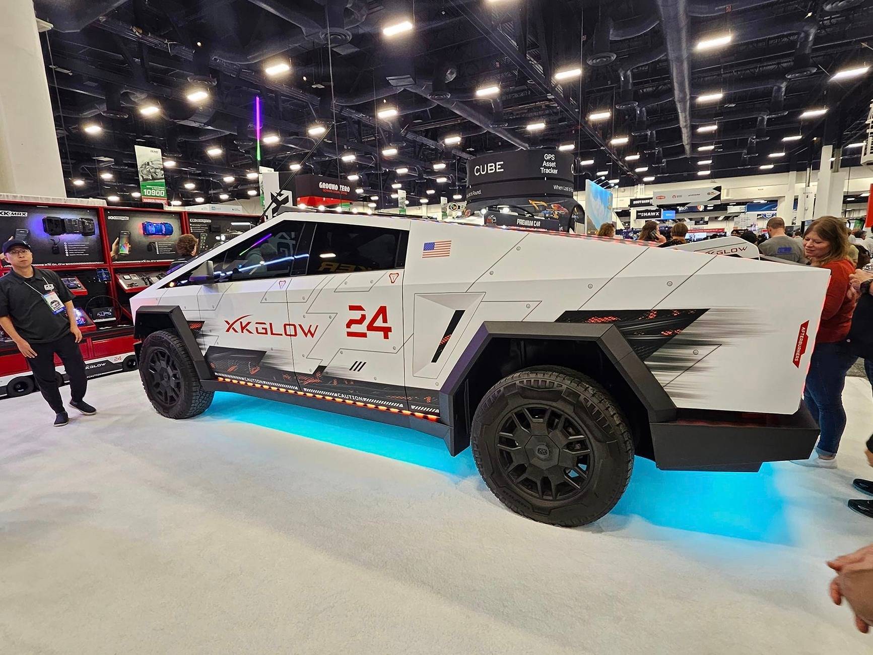 Tesla Cybertruck Cybertruck Builds at SEMA 2024 (Urander Overlanding Build + Others) 465871118_8812429172128893_2768147659590808043_n