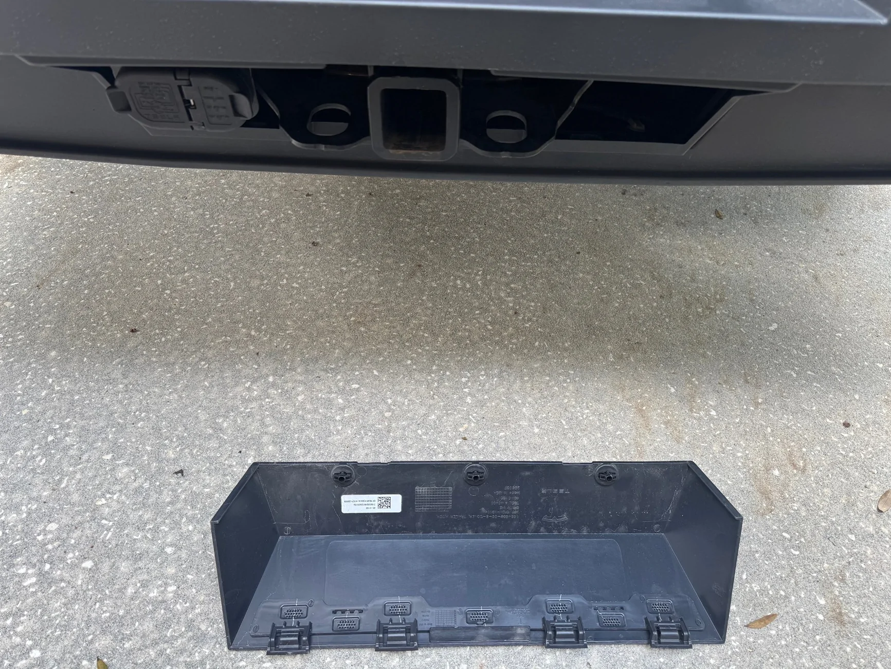 Tesla Roadster 2nd gen PSA - Removal and Re-install of Trailer Hitch Cover - Super simple, don't be afraid! 6
