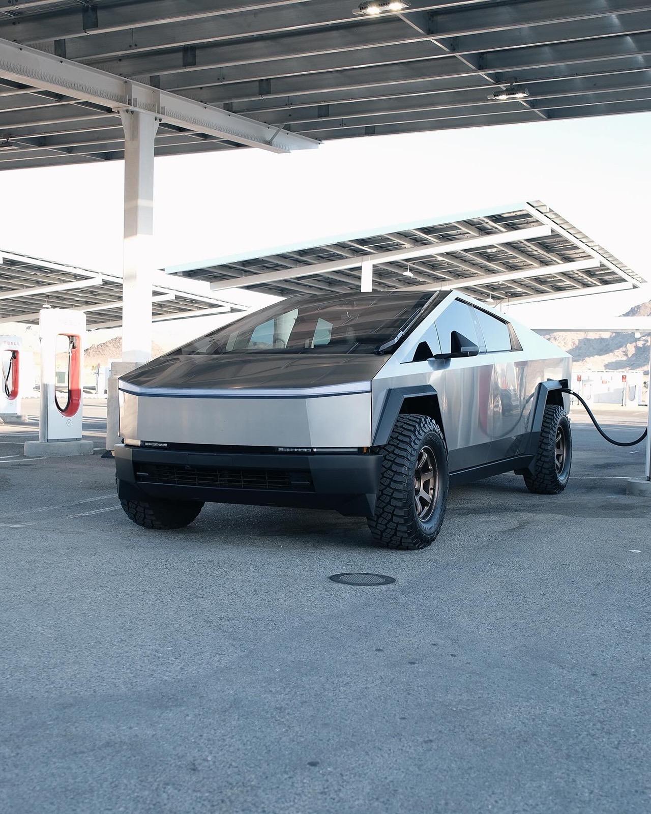 Tesla Cybertruck 18” Wheels: Rays TE37 Large P.C.D. Mounted + BFG KM3 Mud Terrain 35x12.5 Tires! 7F95E529-CE98-4F18-9BDE-96FF25B6FF46