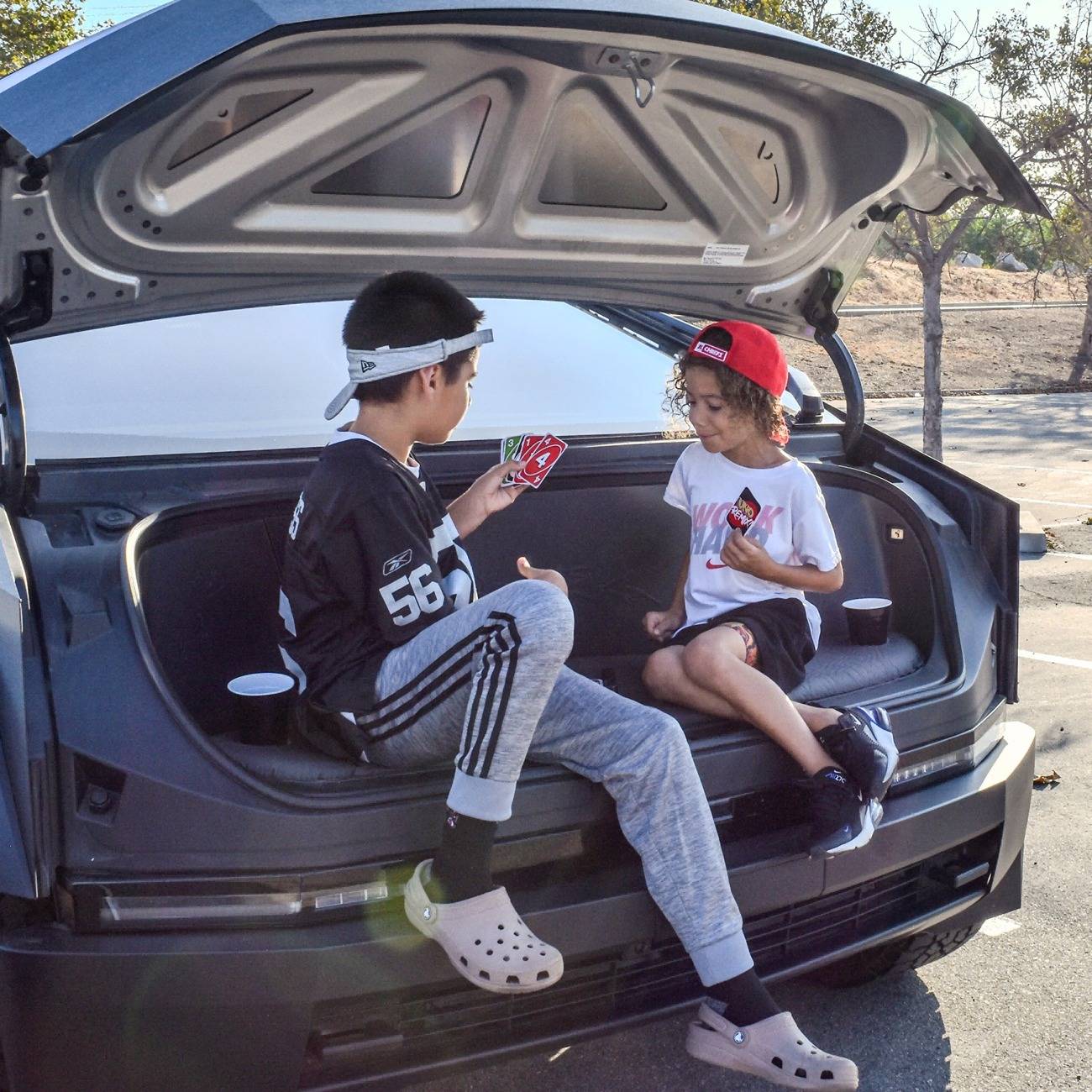 Tesla Cybertruck Portable Air Mattress Solutions for Perfect Rest in Your Cybertruck - CyberGear _cgi-bin_mmwebwx-bin_webwxgetmsgimg__&MsgID=1114937464555542639&skey=@crypt_bc83520e_0af6805a7