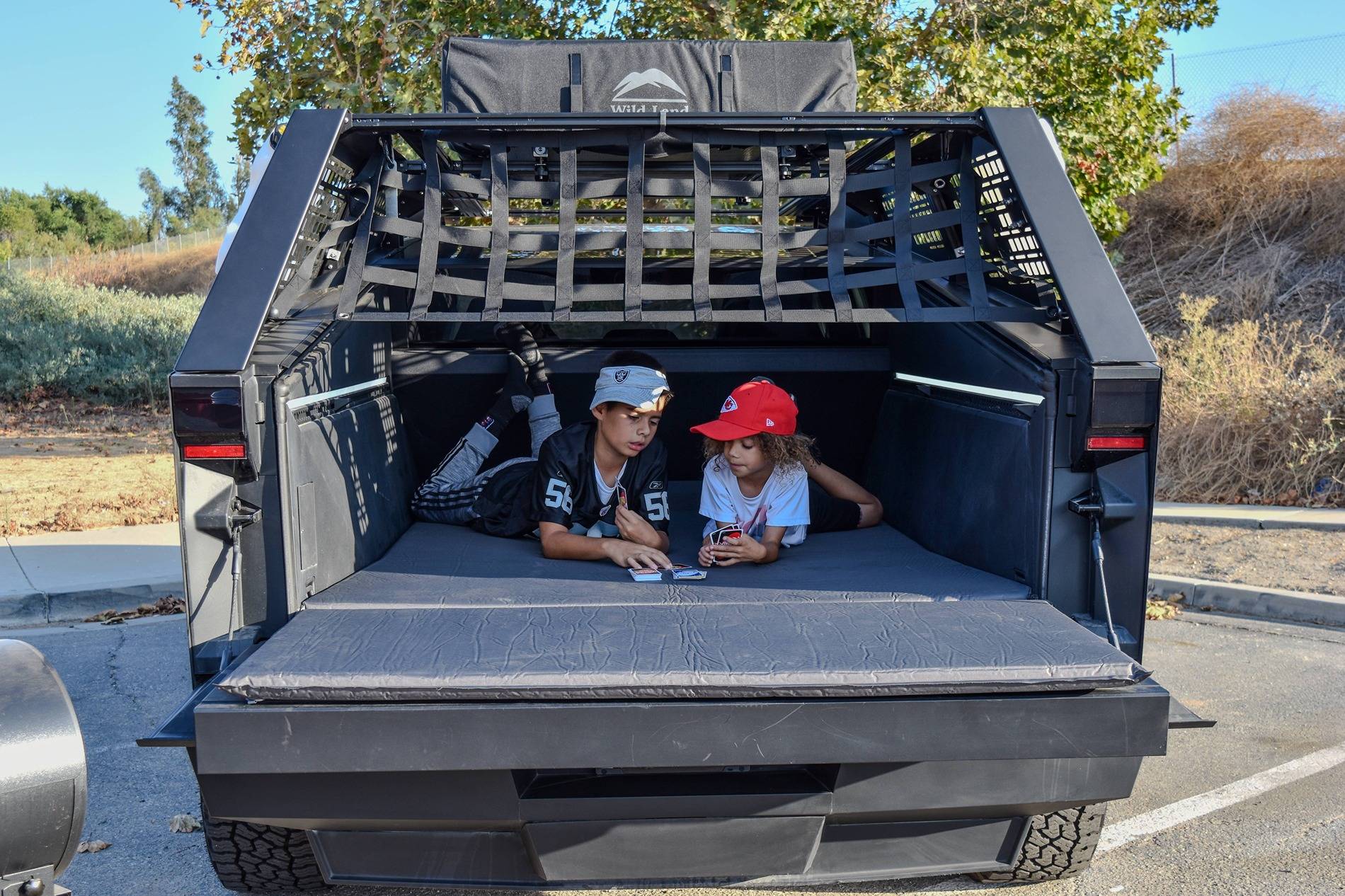 Tesla Cybertruck Portable Air Mattress Solutions for Perfect Rest in Your Cybertruck - CyberGear _cgi-bin_mmwebwx-bin_webwxgetmsgimg__&MsgID=116784452346218014&skey=@crypt_bc83520e_0af6805a71