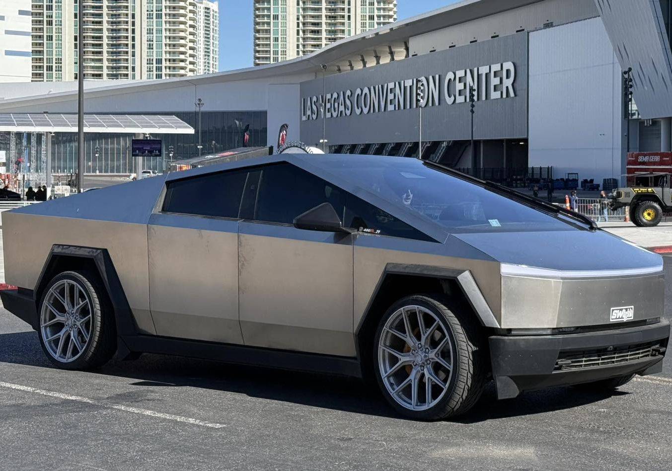 Tesla Cybertruck Cybertruck Builds at SEMA 2024 (Urander Overlanding Build + Others) amber_performance_465600201_1102121001923372_9206944497078937548_n