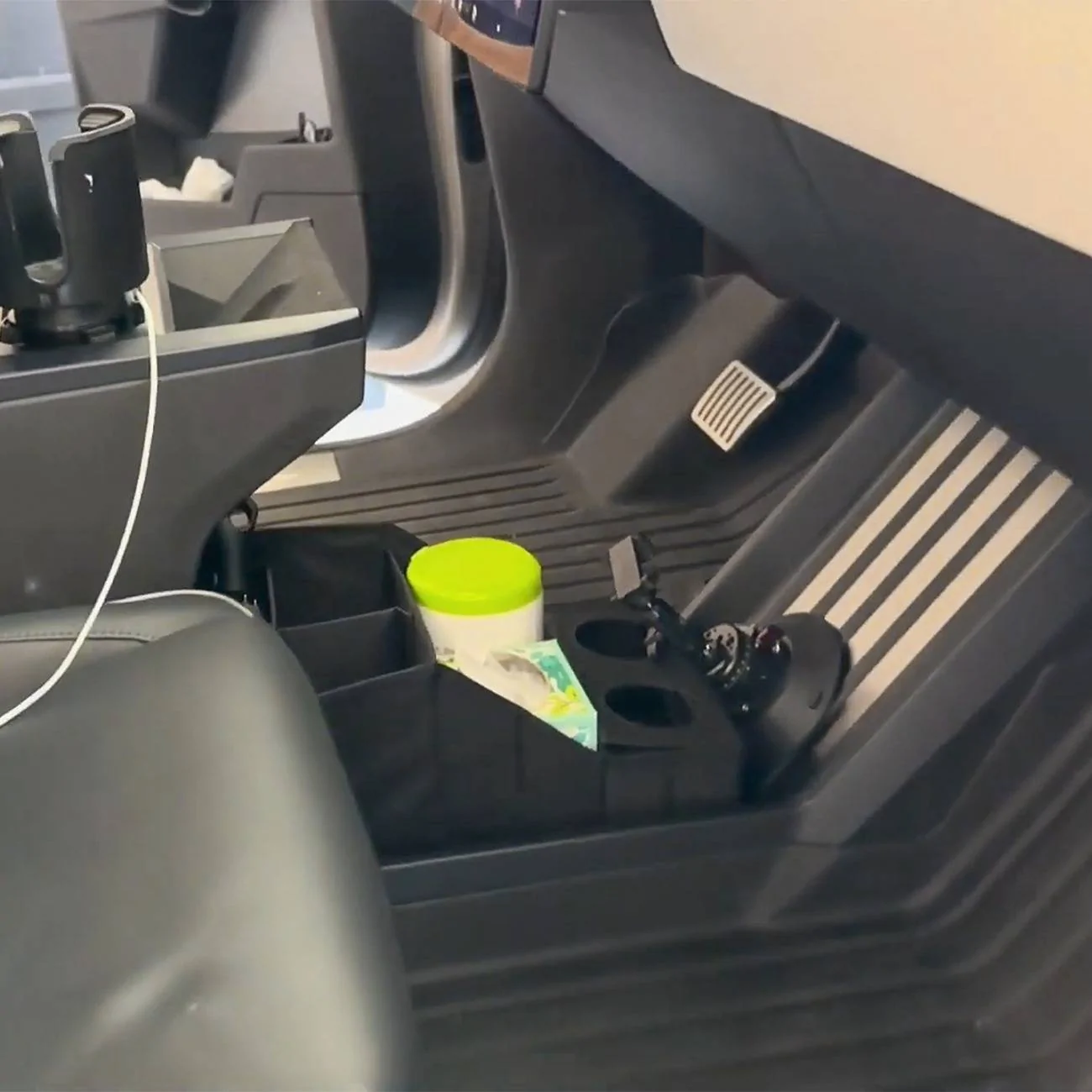 Tesla Cybertruck Christmas Early Birds Discount on Amazon from EVBASE ASDHFASUDFAS