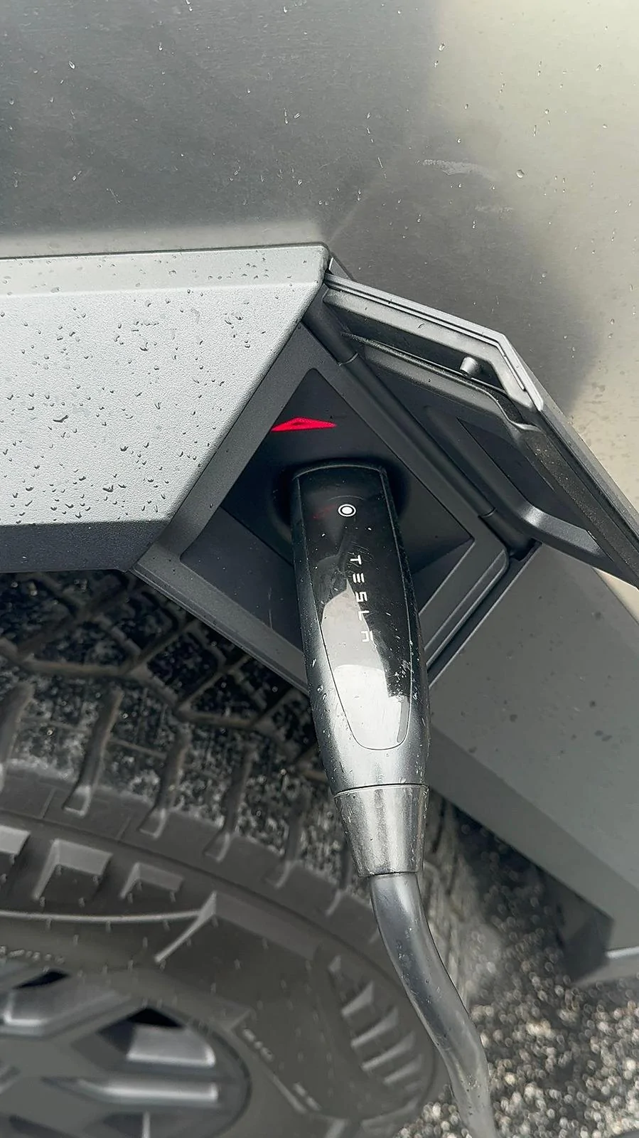 Tesla Roadster 2nd gen CT unable to charge right after delivery and service is clueless too b2b92139a103eb9f91100ed5cd6cb50