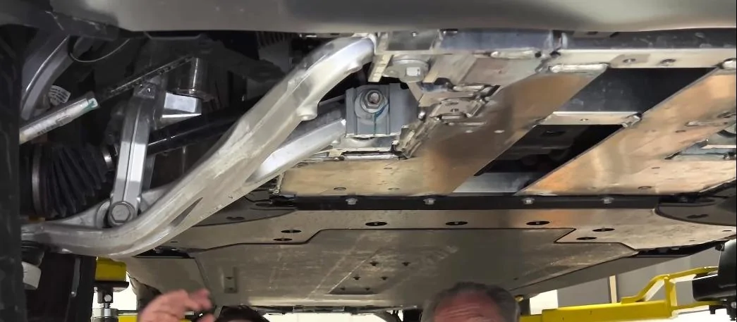 Tesla Roadster 2nd gen Ground clearance, Approach Angle, Departure Angle - longer control arms bwyIdL